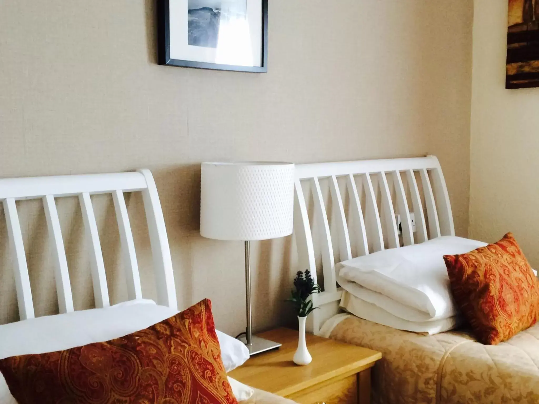 Bedroom, Seating Area in The Upper Largo Hotel & Restaurant