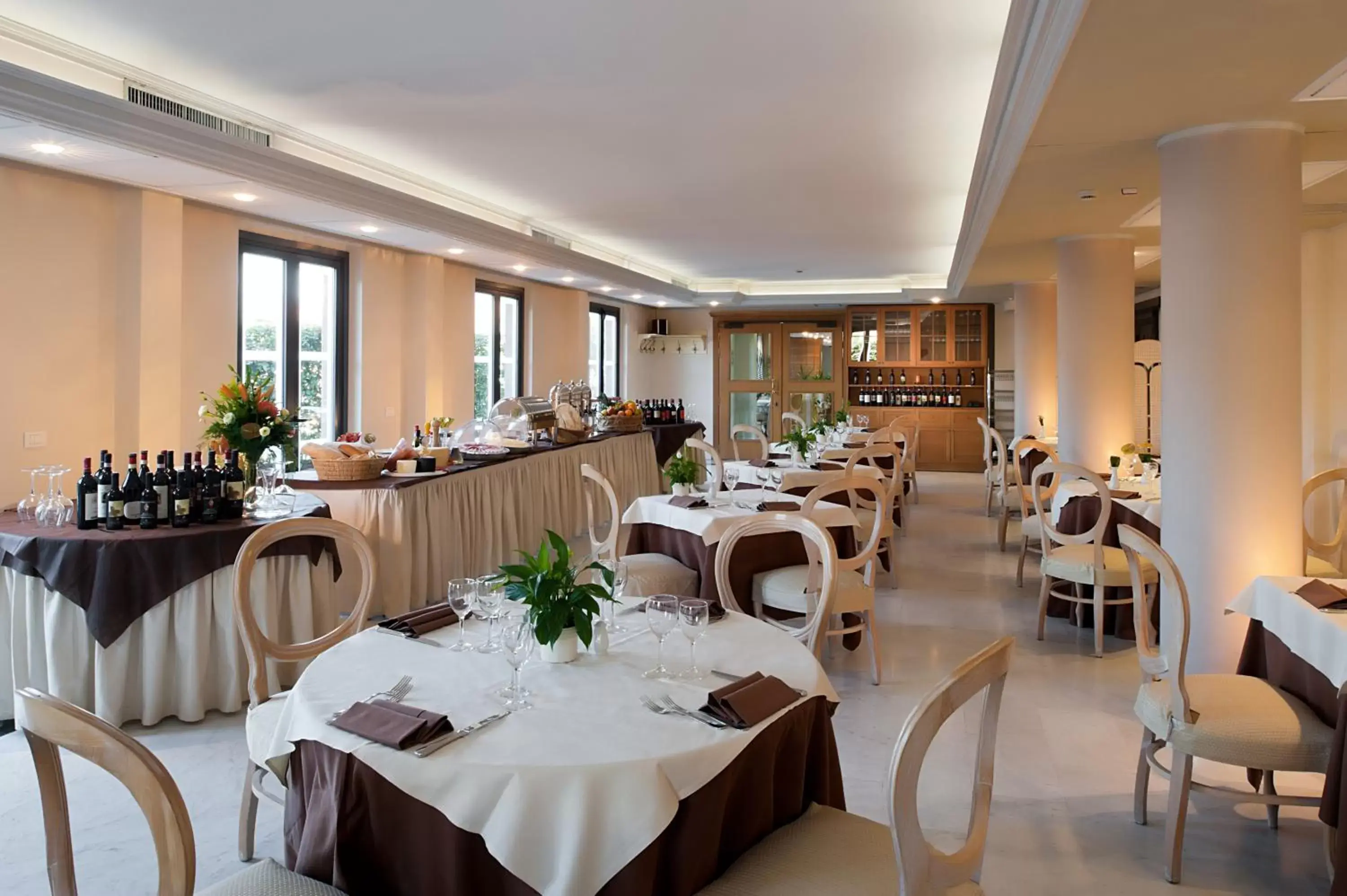 Restaurant/Places to Eat in Grand Hotel Bonanno