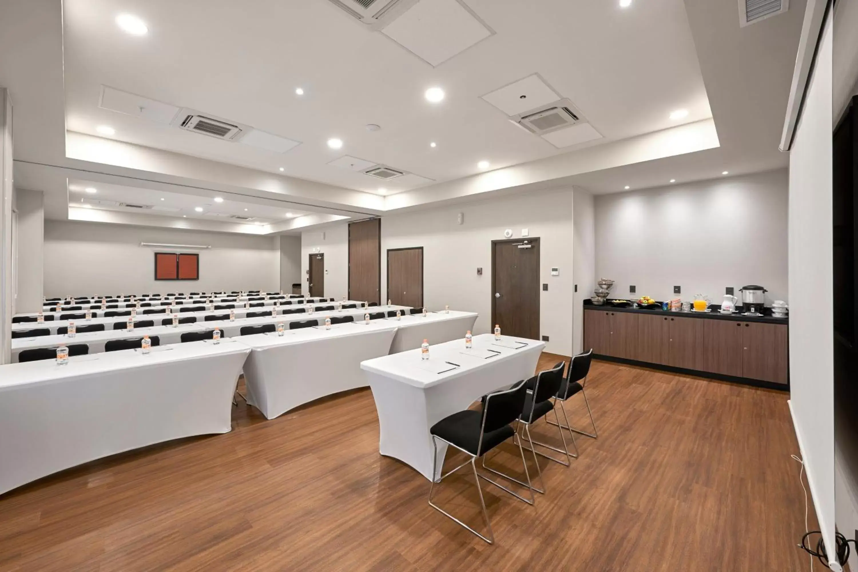 Meeting/conference room in City Express Plus by Marriott Cancun Aeropuerto Riviera