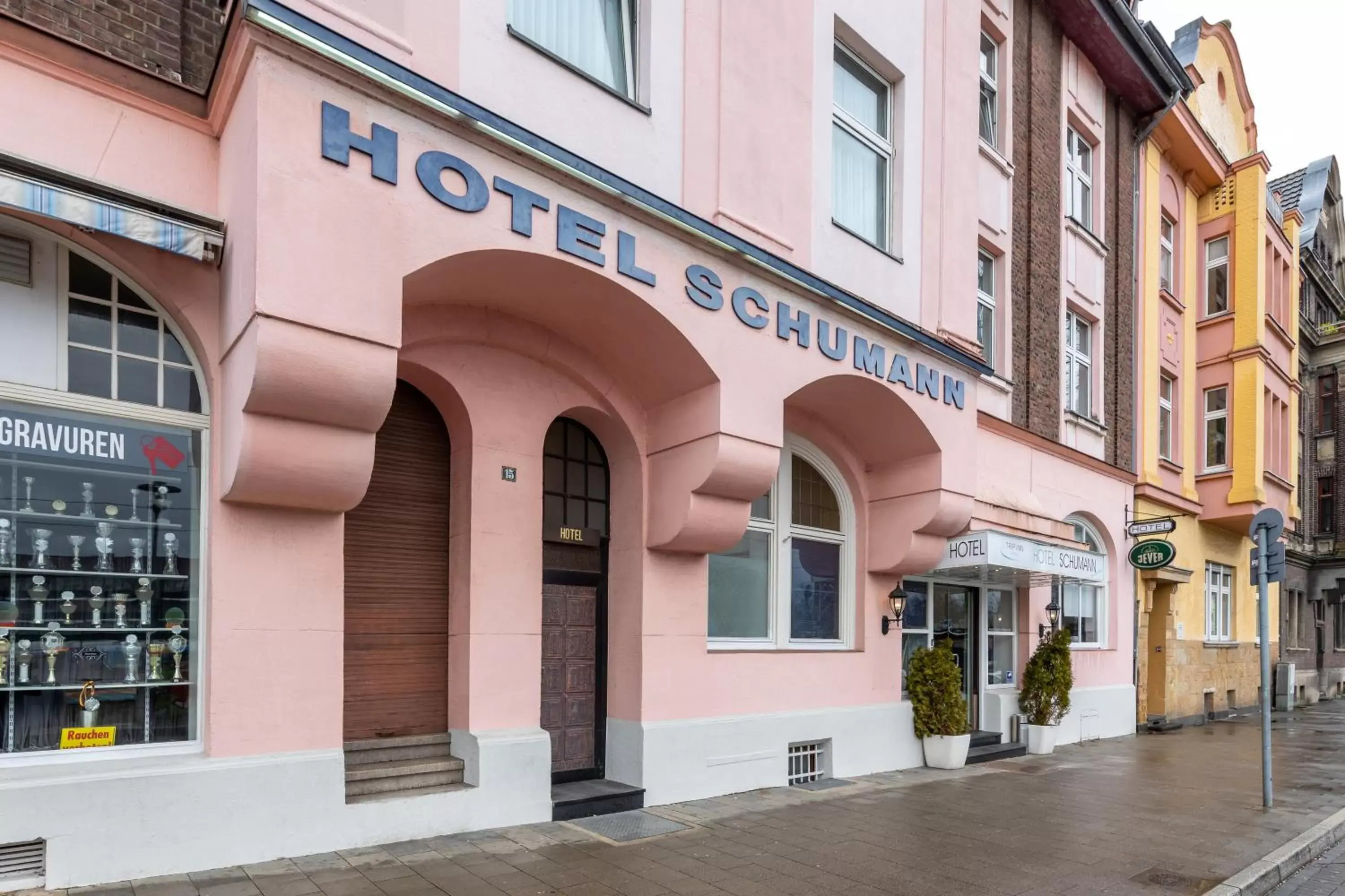 Facade/entrance in Trip Inn Hotel Schumann
