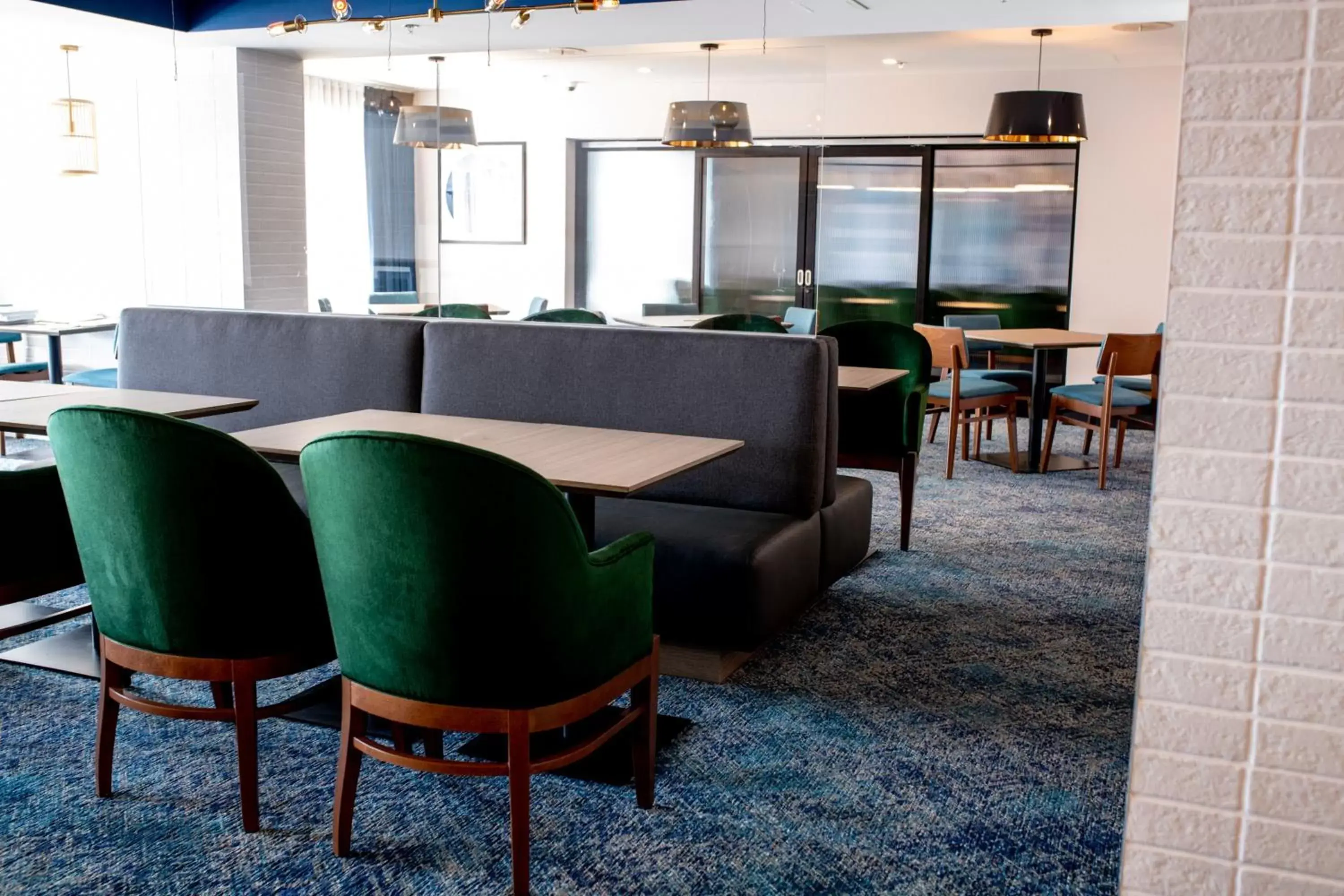 Restaurant/places to eat in Holiday Inn Kingston - Waterfront, an IHG Hotel