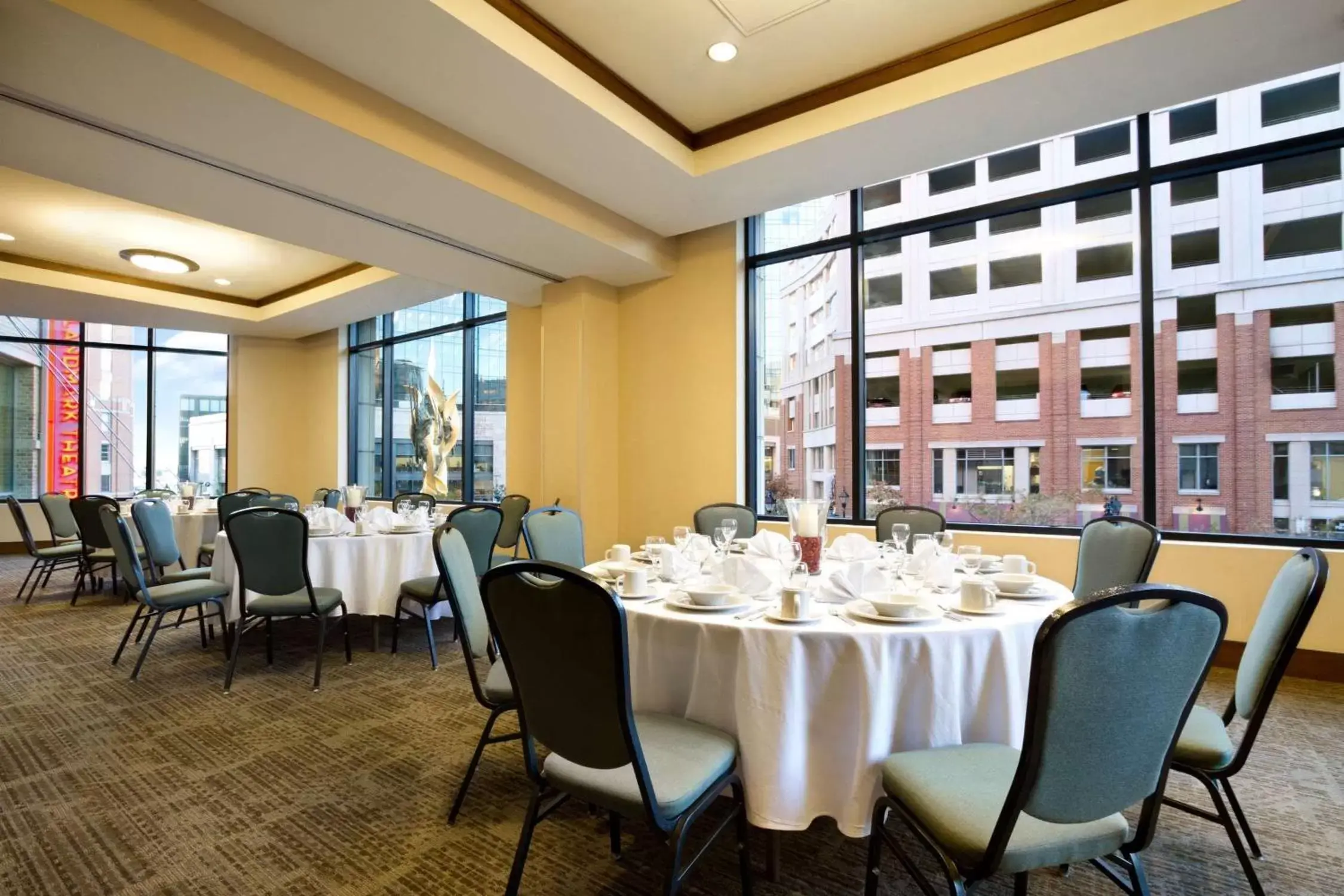 Meeting/conference room, Restaurant/Places to Eat in Homewood Suites by Hilton Baltimore