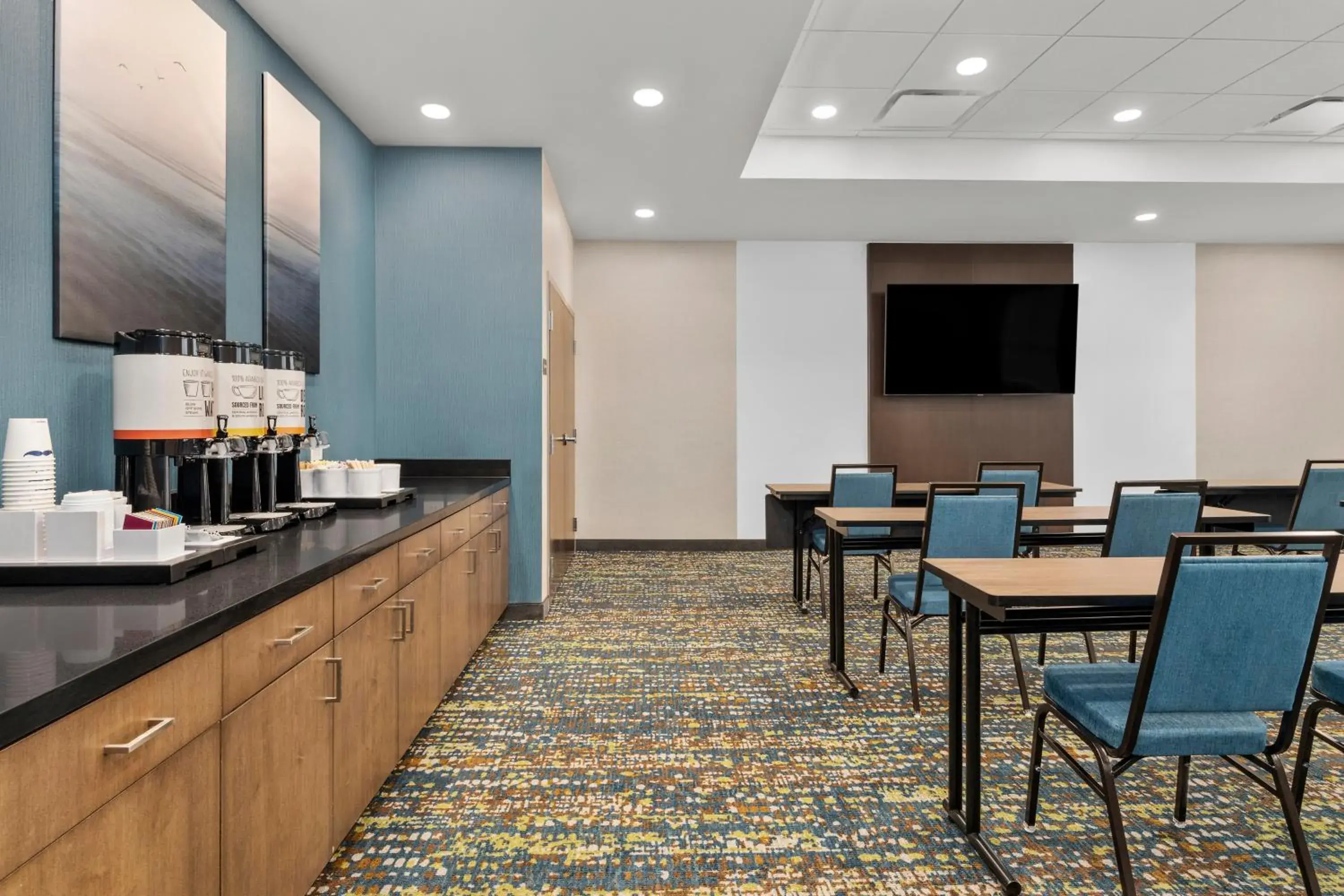 Meeting/conference room in Hampton Inn By Hilton Cornwall