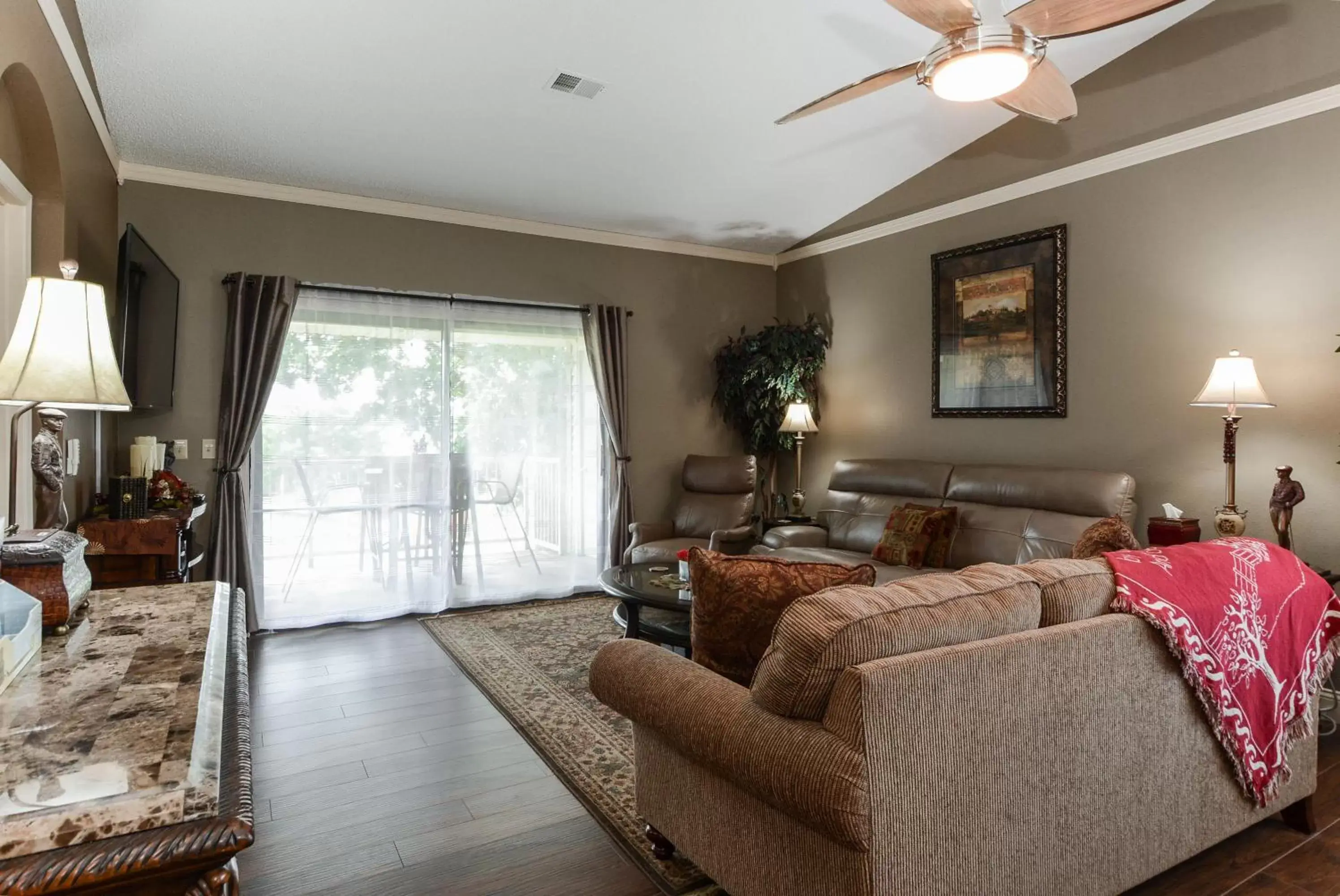 Seating Area in Luxury Condos at Thousand Hills - Branson -Beautifully Remodeled