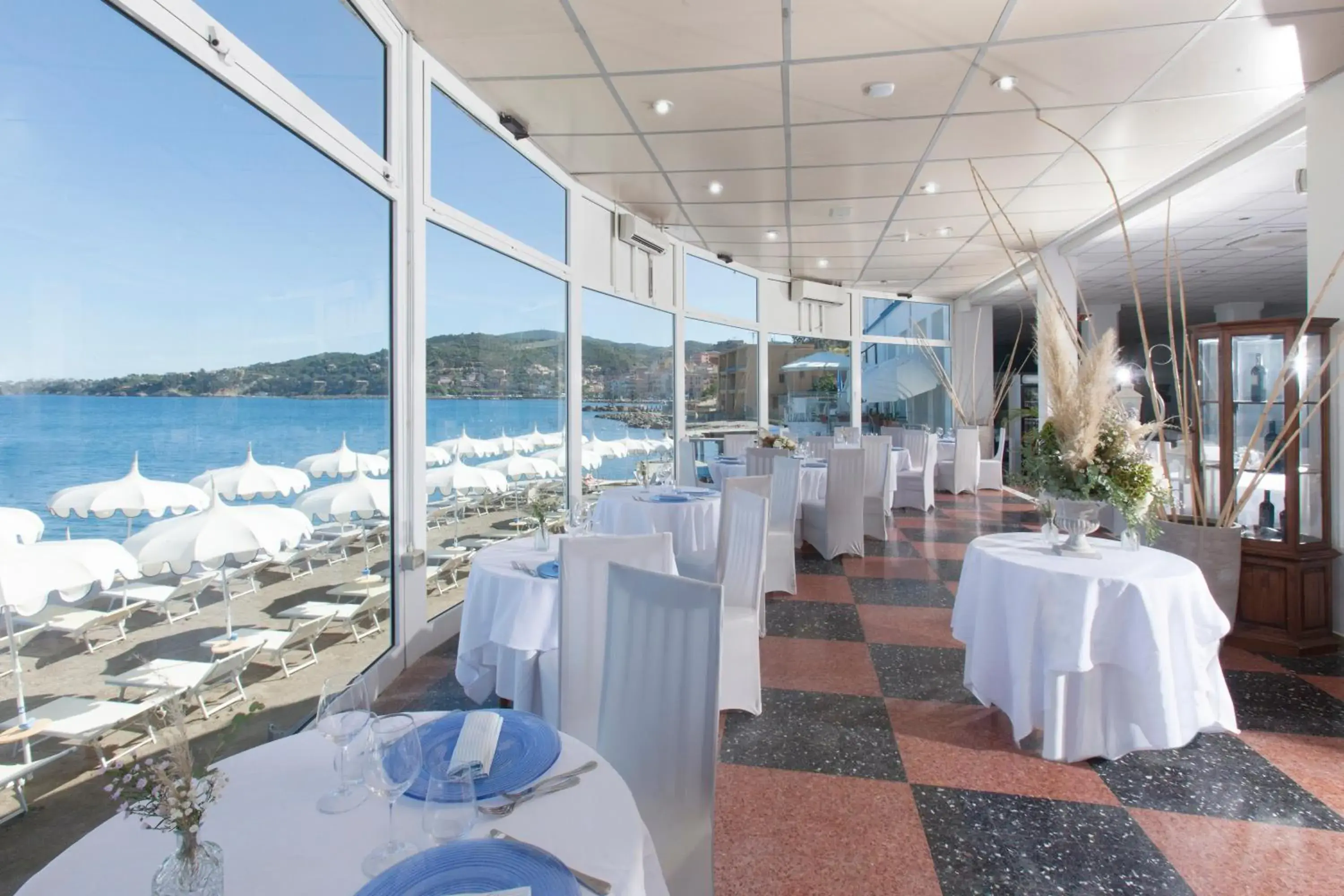 Restaurant/places to eat in Hotel La Caletta