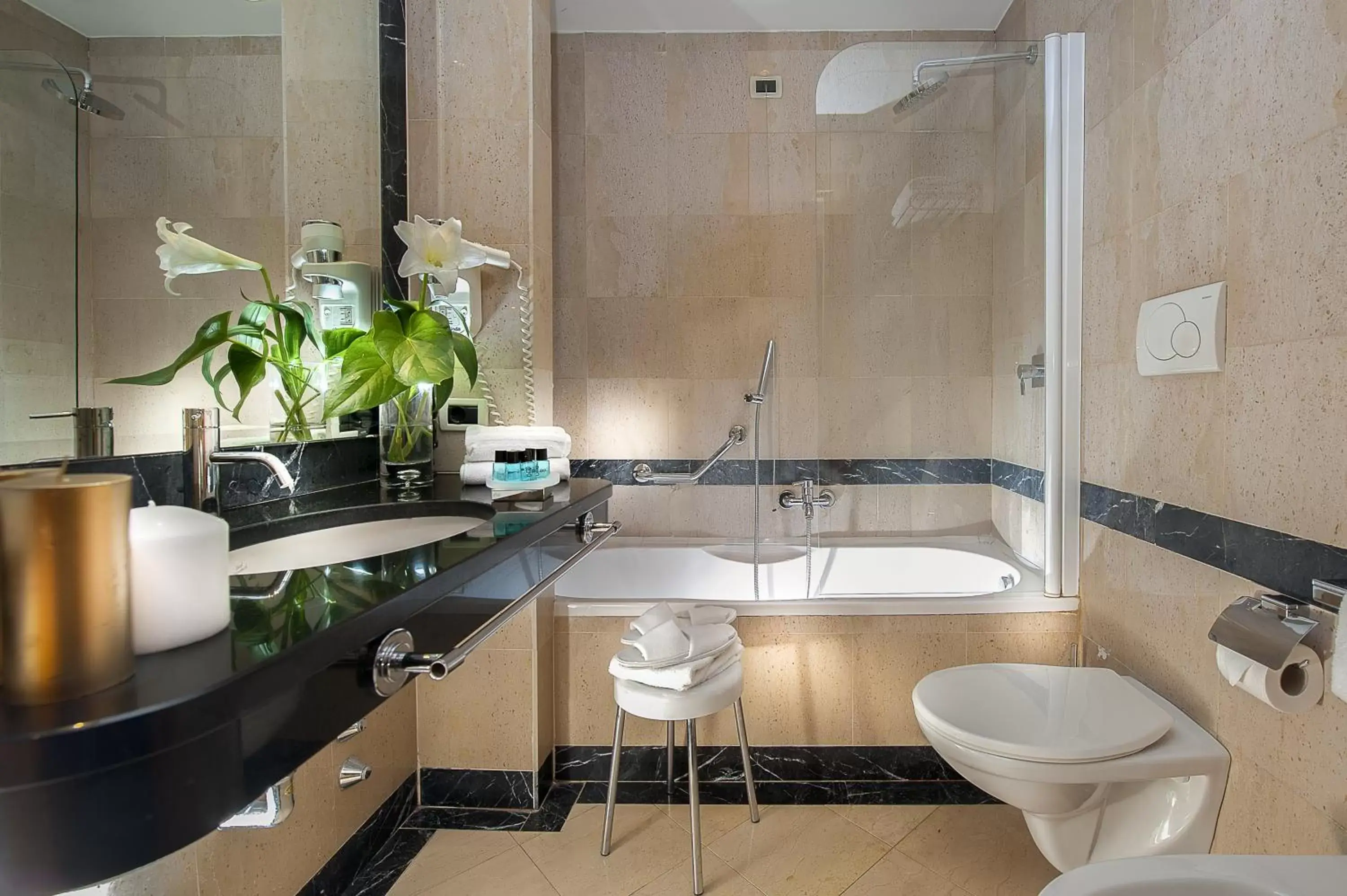 Single Room in Cardinal Hotel St. Peter Single Room in Cardinal Hotel St. Peter