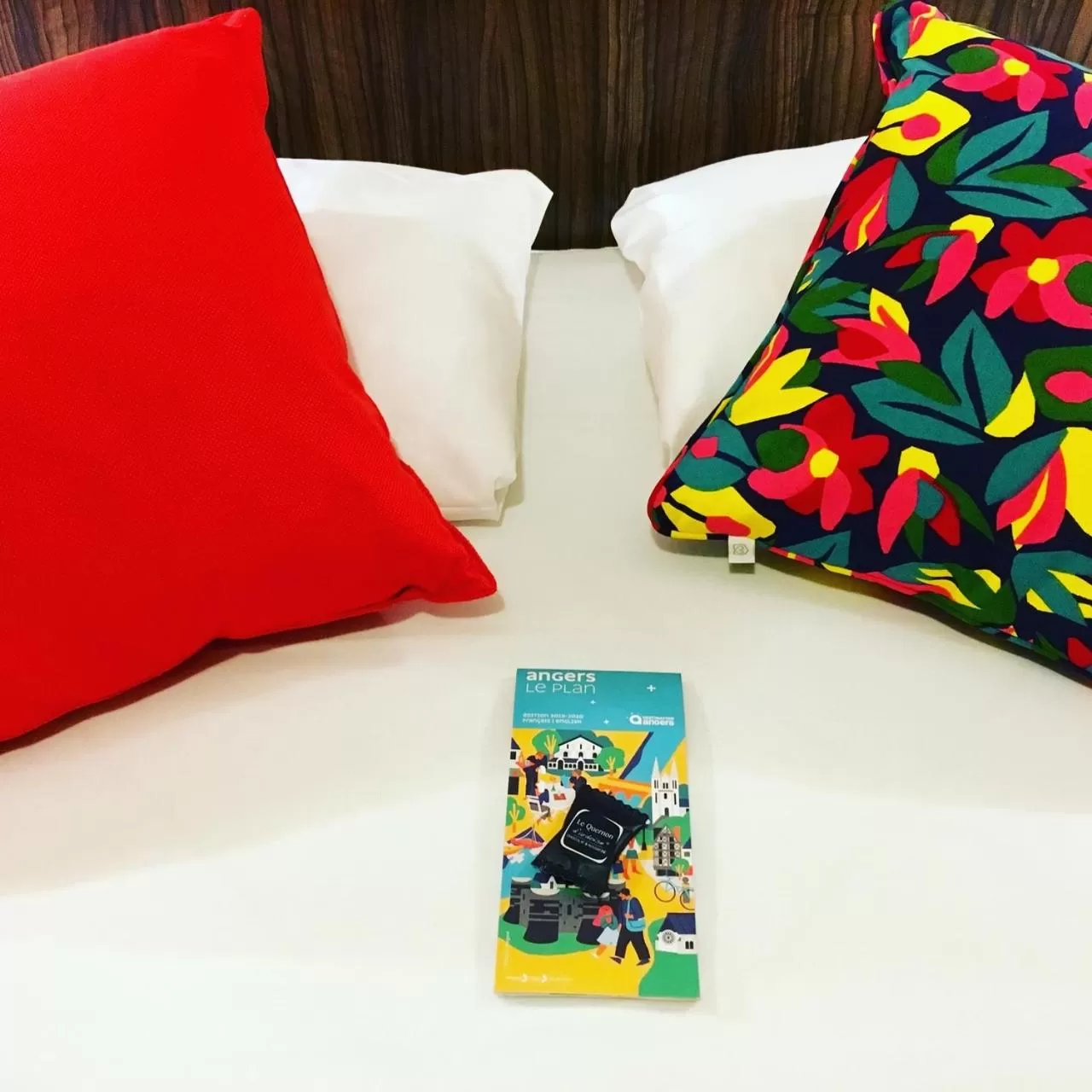 Bed in Logis Hôtels- Hôtel Marguerite d'Anjou Angers château