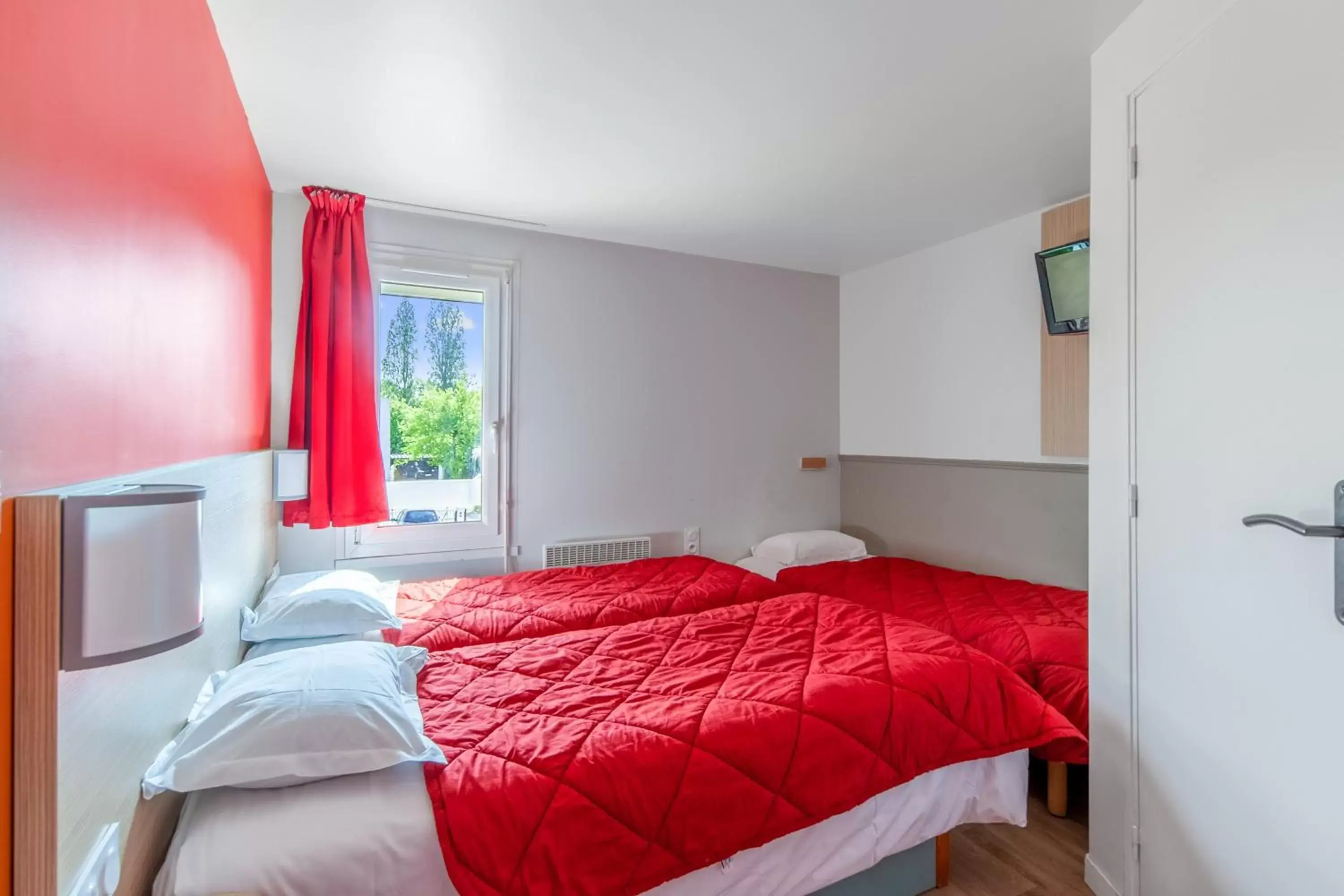 View (from property/room), Bed in Premiere Classe Rennes Ouest - Le Rheu