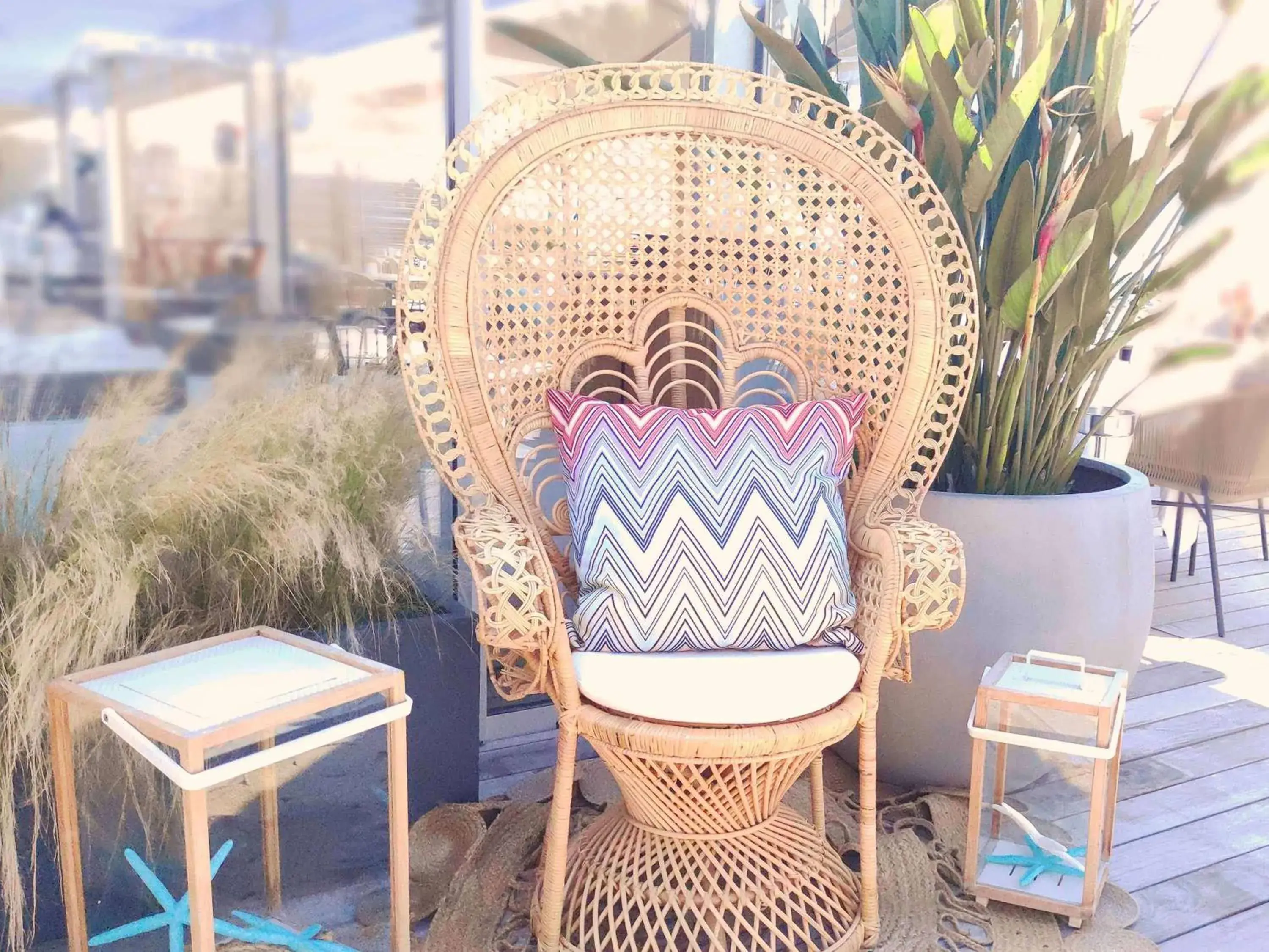 Restaurant/places to eat, Seating Area in Hotel Croisette Beach Cannes Mgallery