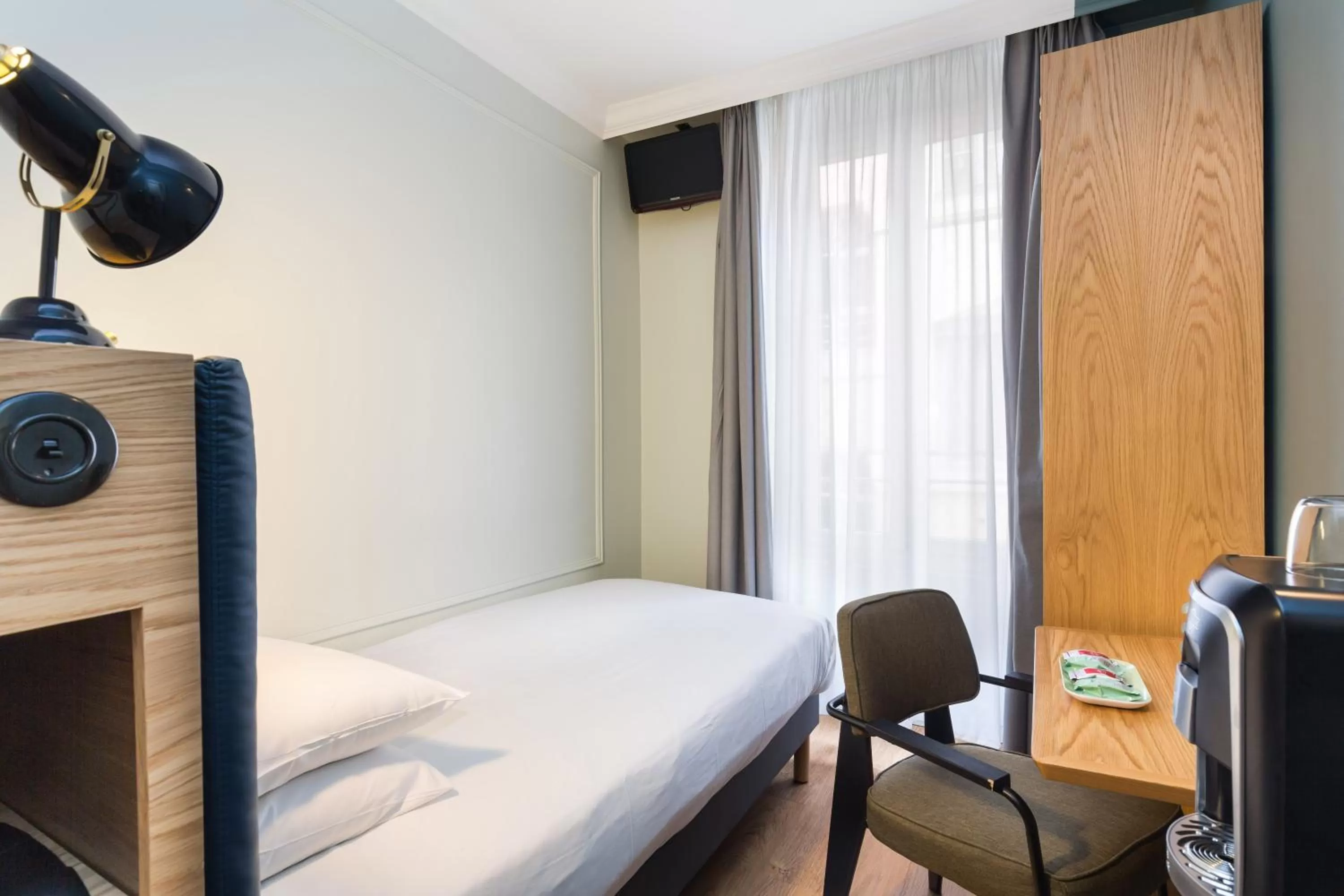 Bed in Hôtel Silky by HappyCulture