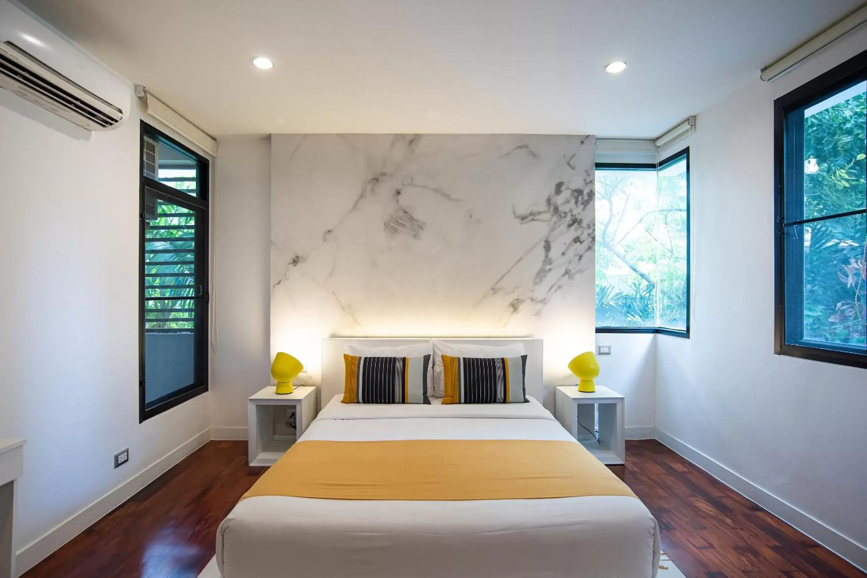 Bedroom, Bed in Benviar Tonson Residence