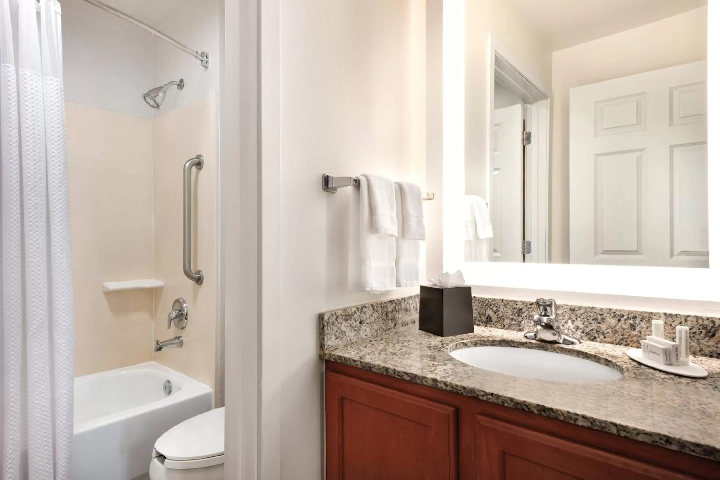 Bathroom in TownePlace Suites Fort Lauderdale West