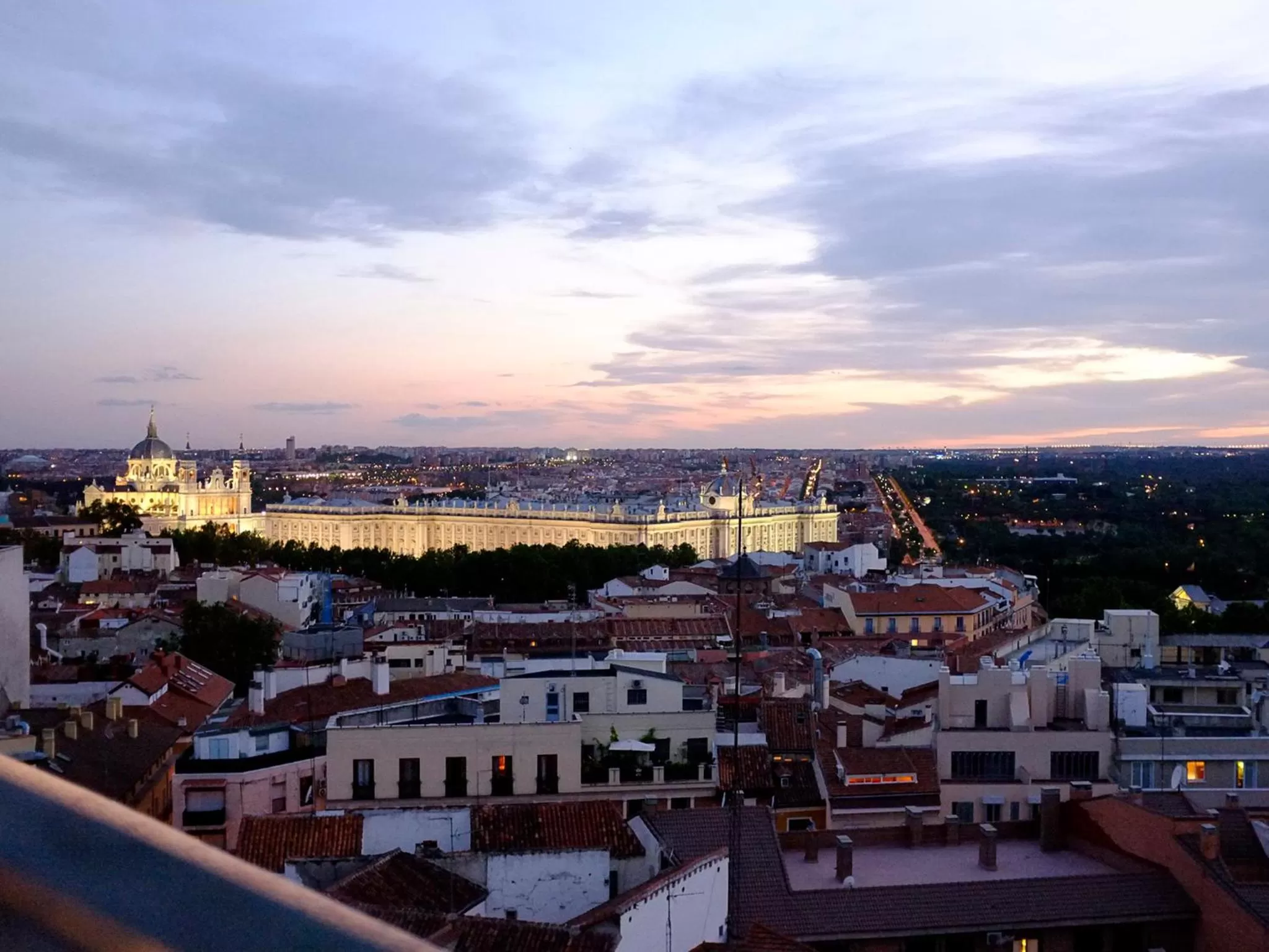 Area and facilities in Emperador