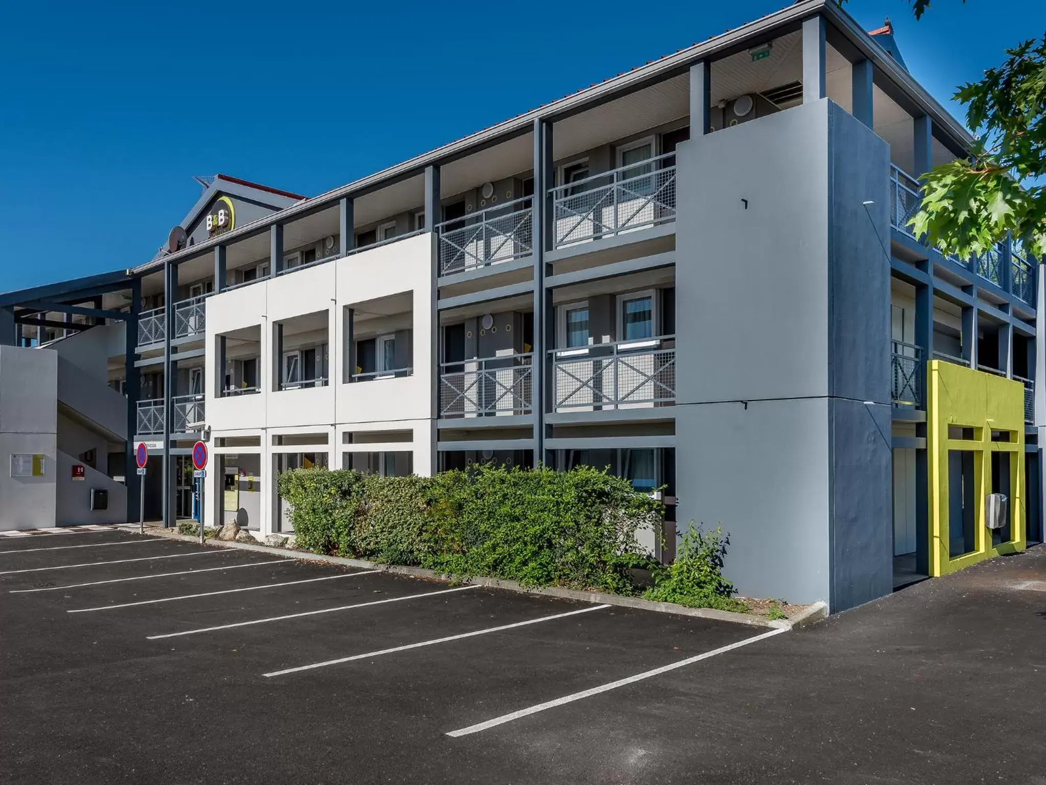 Facade/entrance, Property Building in B&B HOTEL Bordeaux Sud