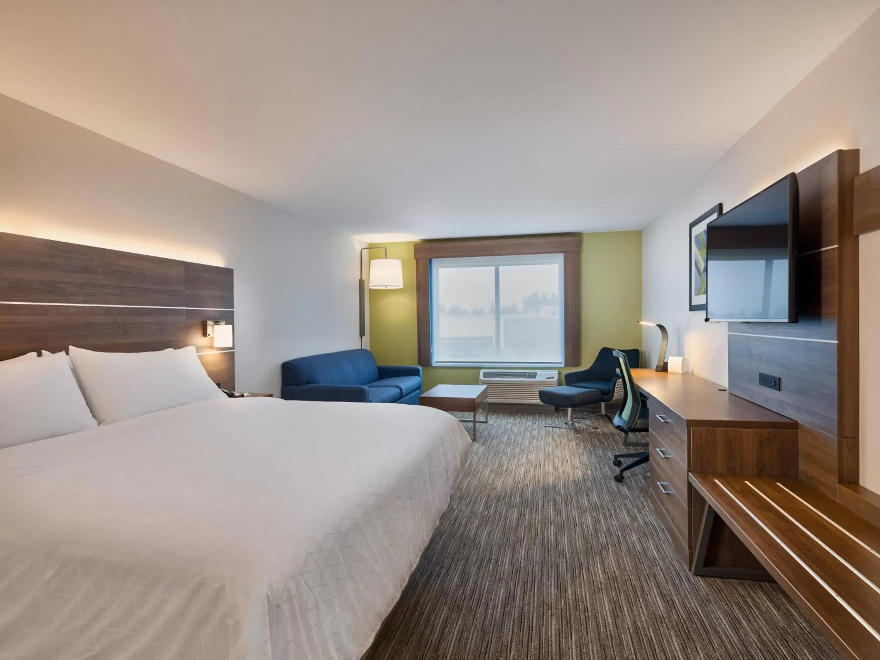 Photo of the whole room in Holiday Inn Express & Suites Salem North - Keizer, an IHG Hotel