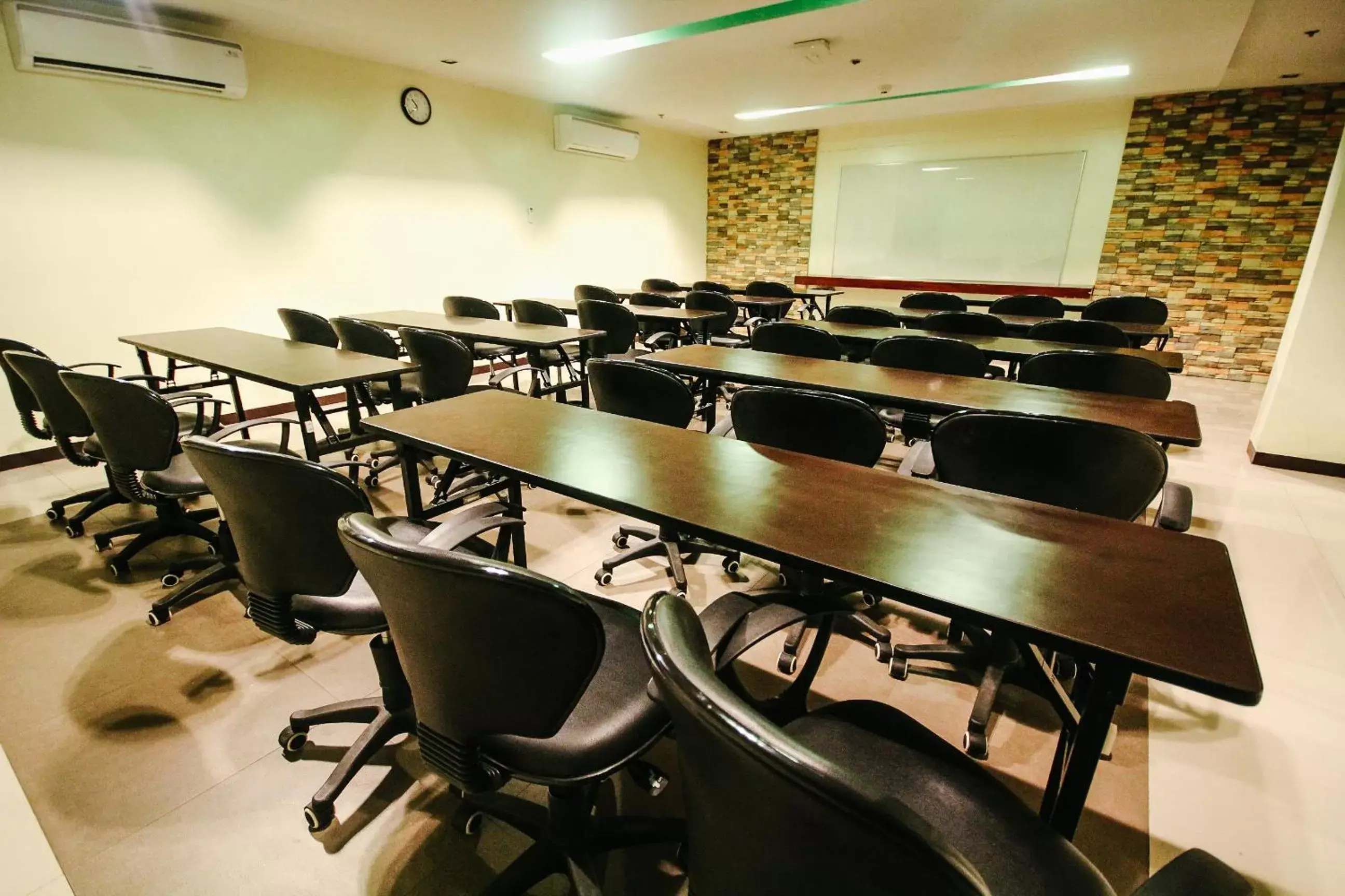 Meeting/conference room in Go Hotels Bacolod