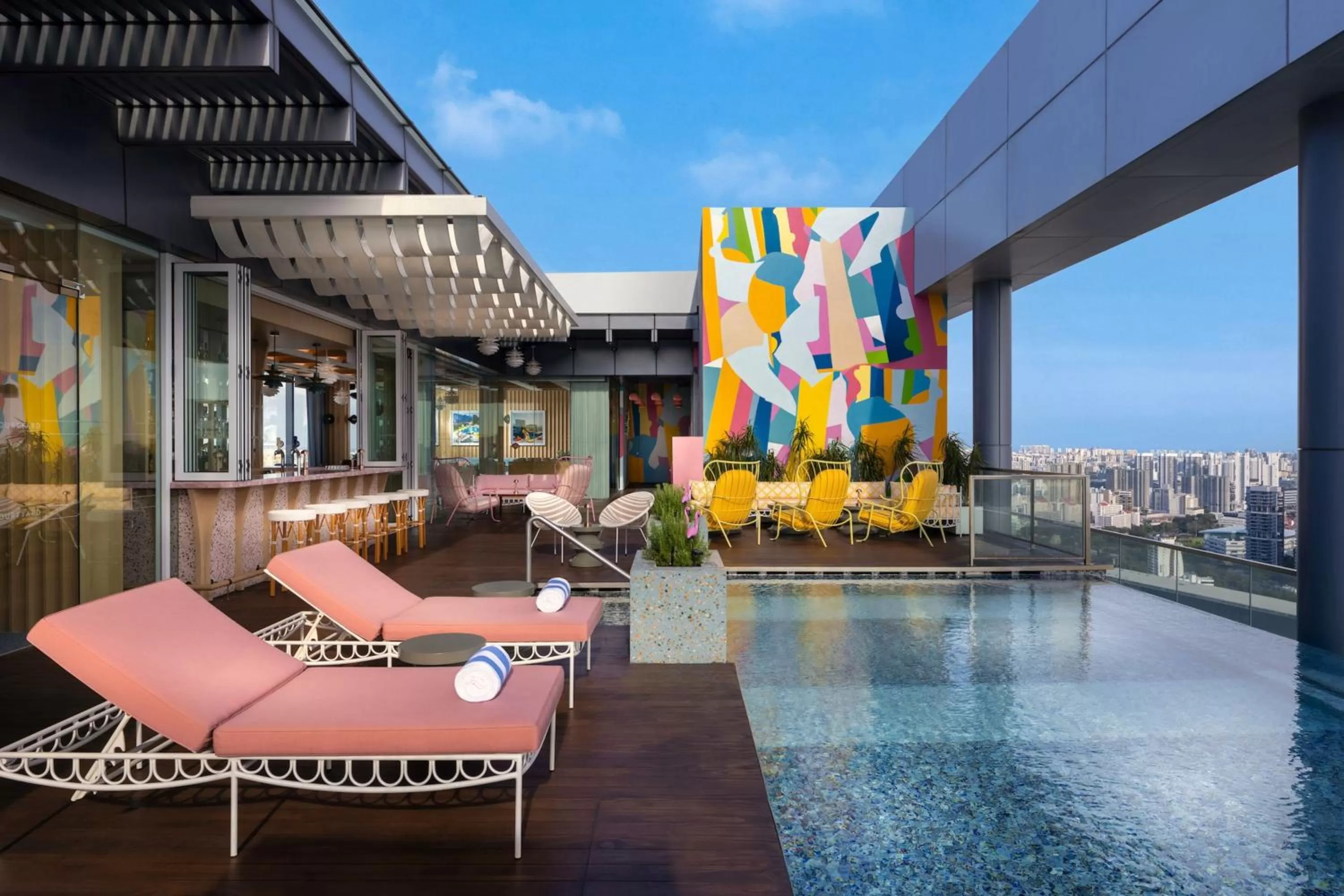 Swimming pool in Courtyard by Marriott Singapore Novena