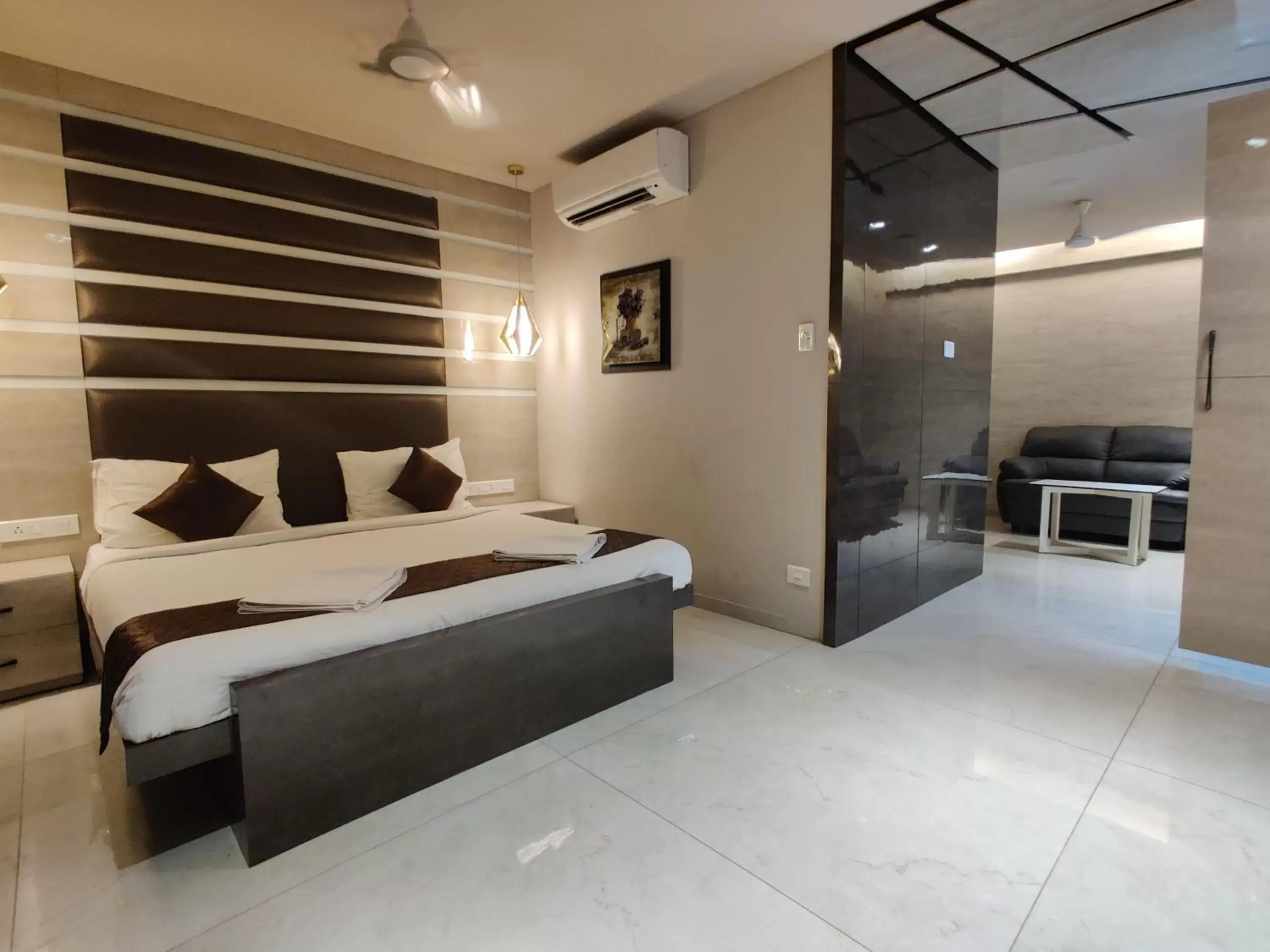 Queen Suite - single occupancy in PPH Living Neermala Residency Queen Suite - single occupancy in PPH Living Neermala Residency