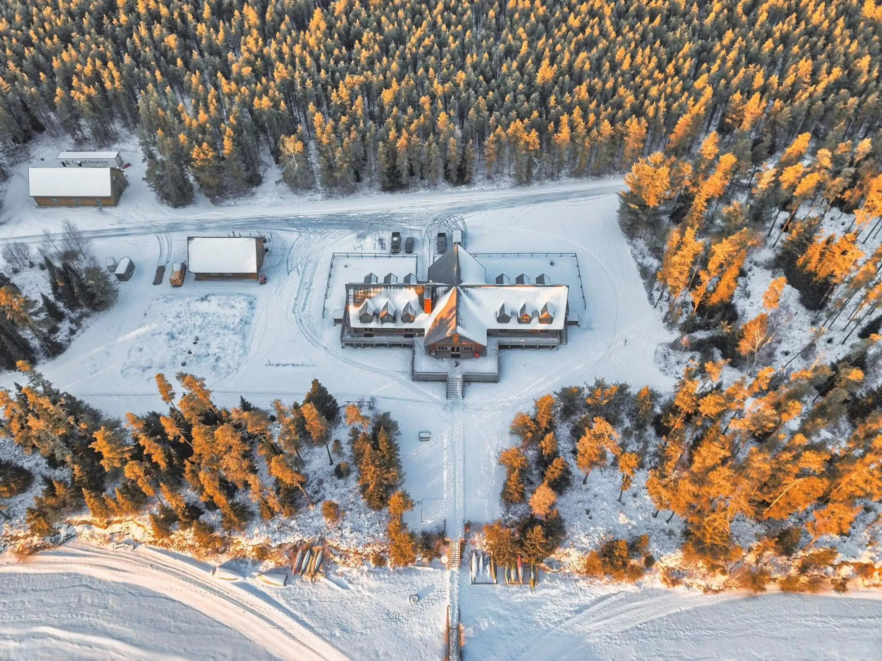 Property building, Winter in Camp Taureau - Altaï Canada