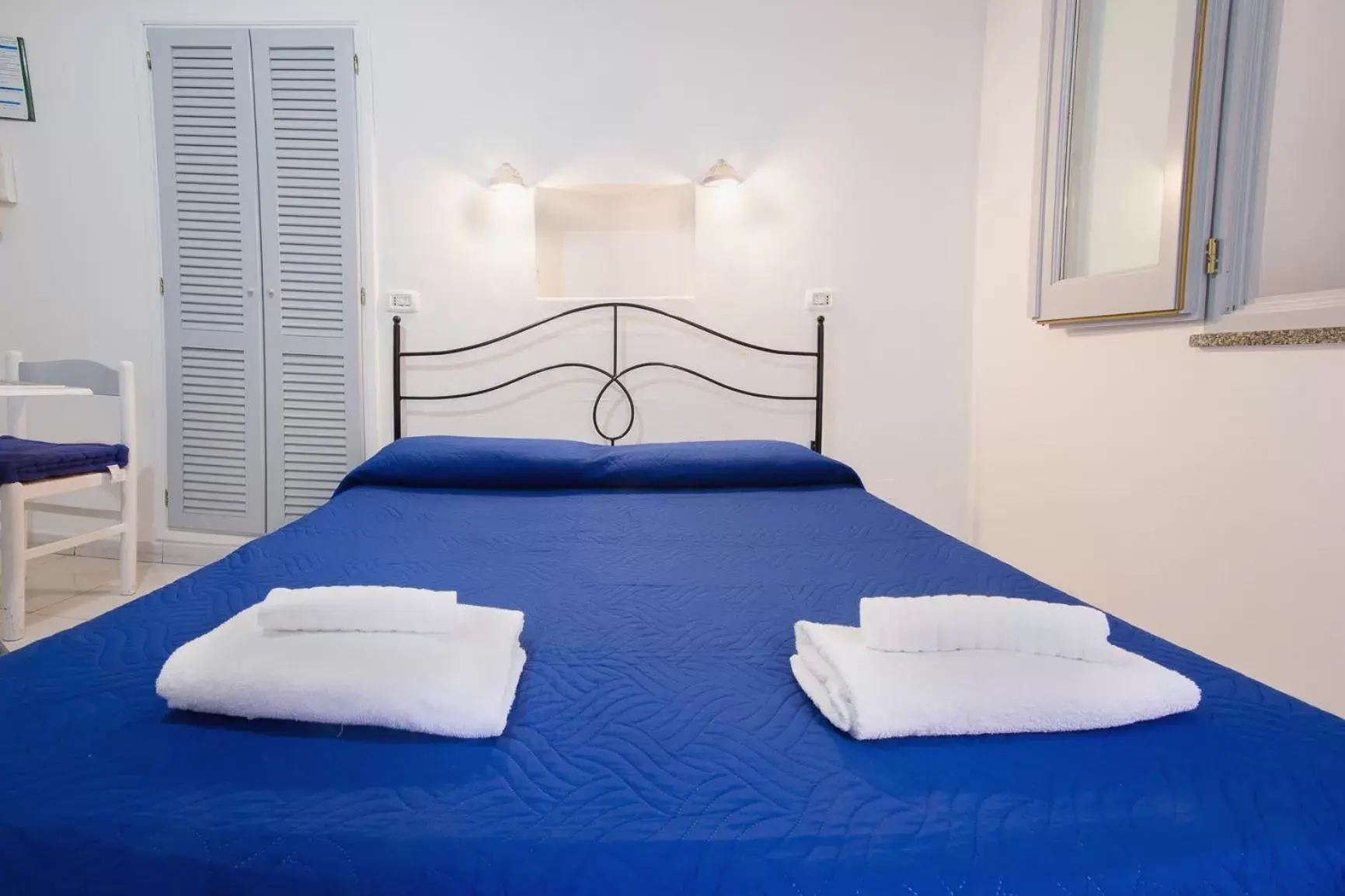 Property building, Bed in Lo Nardo Accommodation