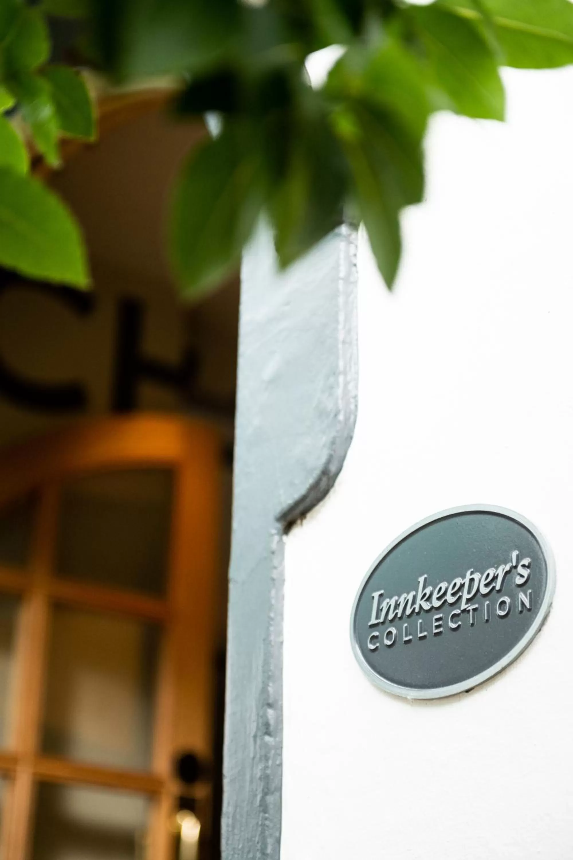 Property building, Property Logo/Sign in The Oatlands Chaser by Innkeeper's Collection