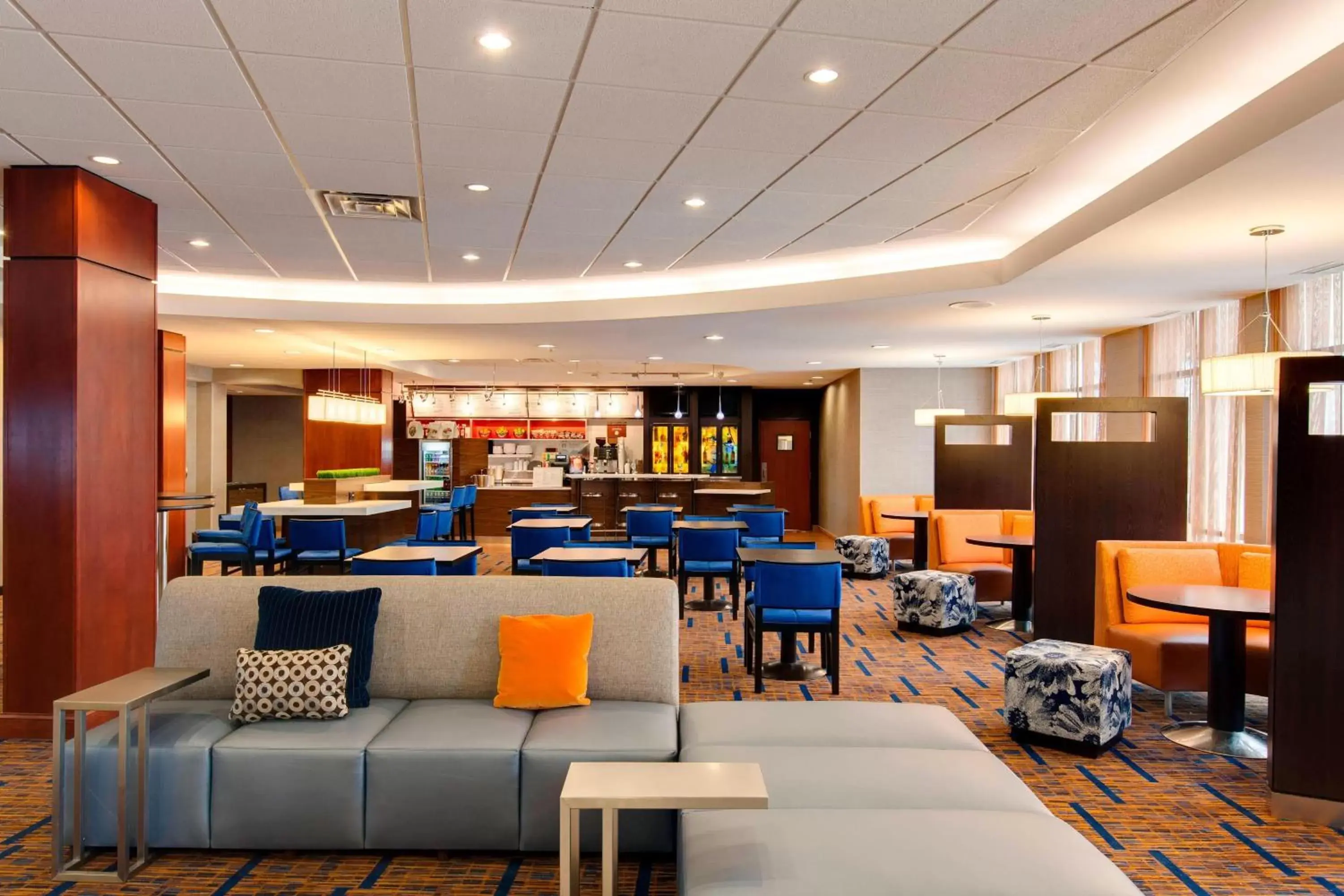 Lobby or reception in Courtyard by Marriott Chicago Schaumburg/Woodfield Mall