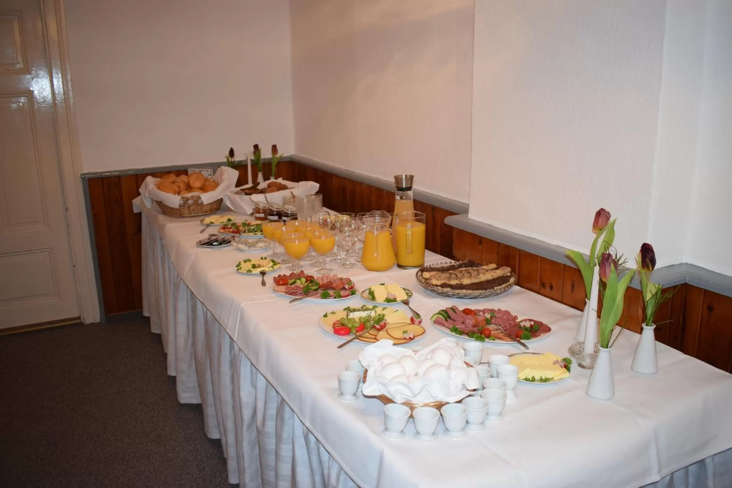 Dining area, Food in Hotel Ratsstuben Kalbe