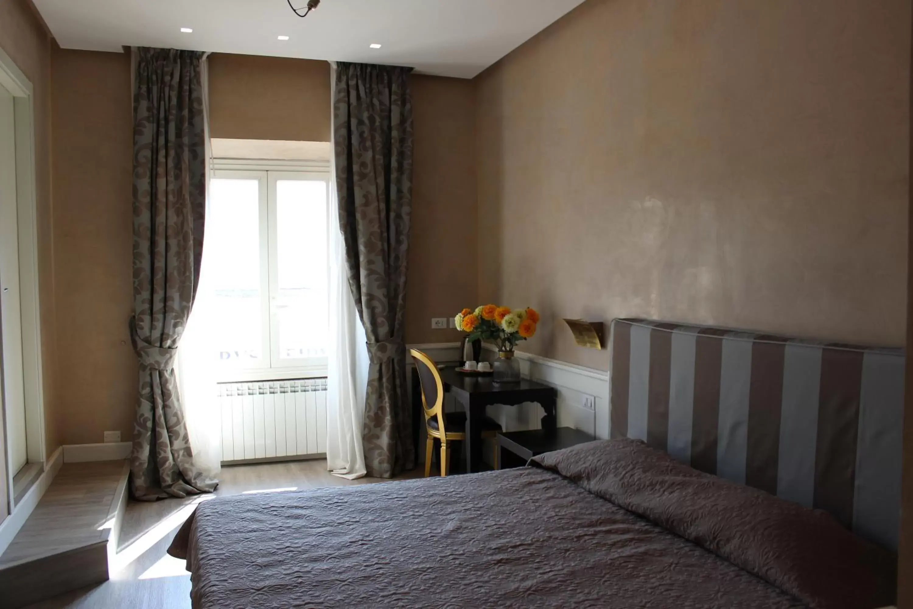 Bedroom, Bed in Relais La Maison De Luxe