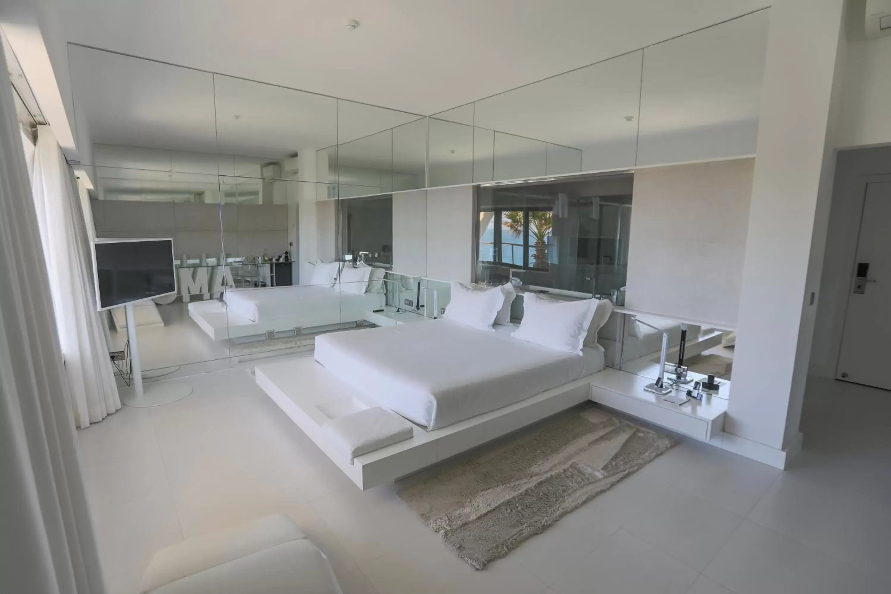 Bedroom, Bed in Farol Hotel Bedroom, Bed in Farol Hotel