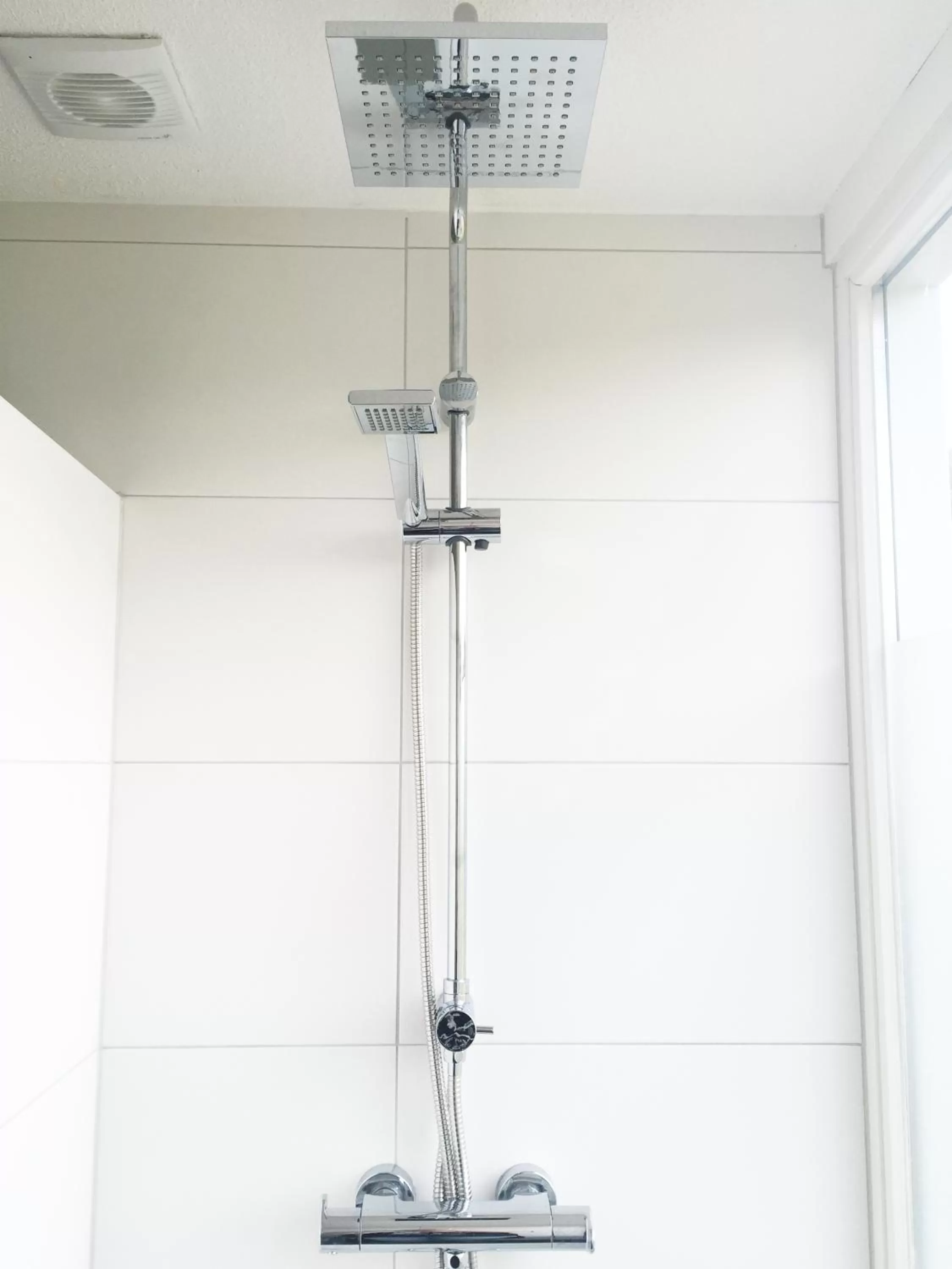 Shower in B&B De Achterdiek