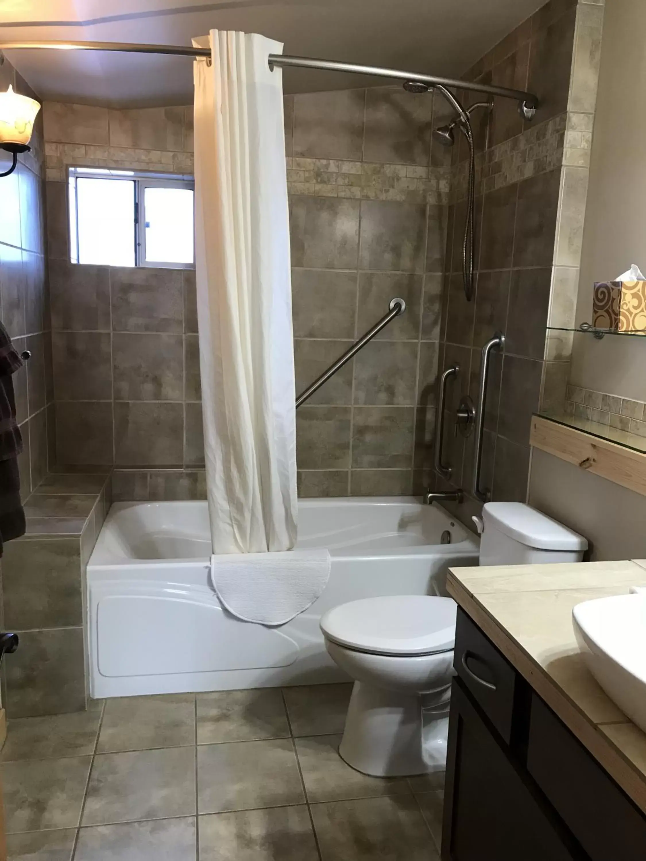 Shower, Bathroom in Twisp River Suites