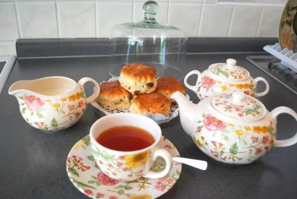 Coffee/tea facilities in Comfortable rooms