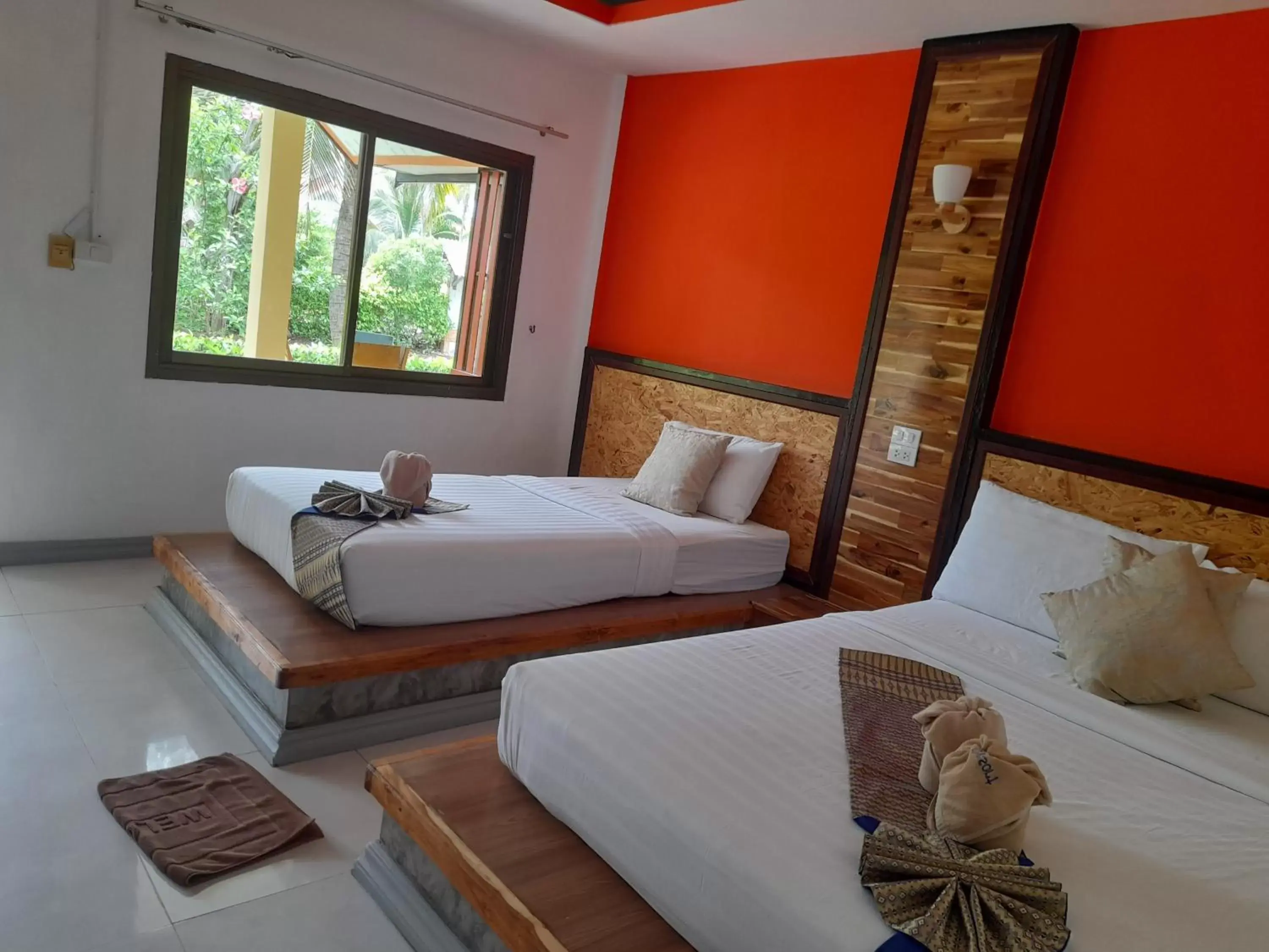 Bed in Lanta Emerald Bungalow