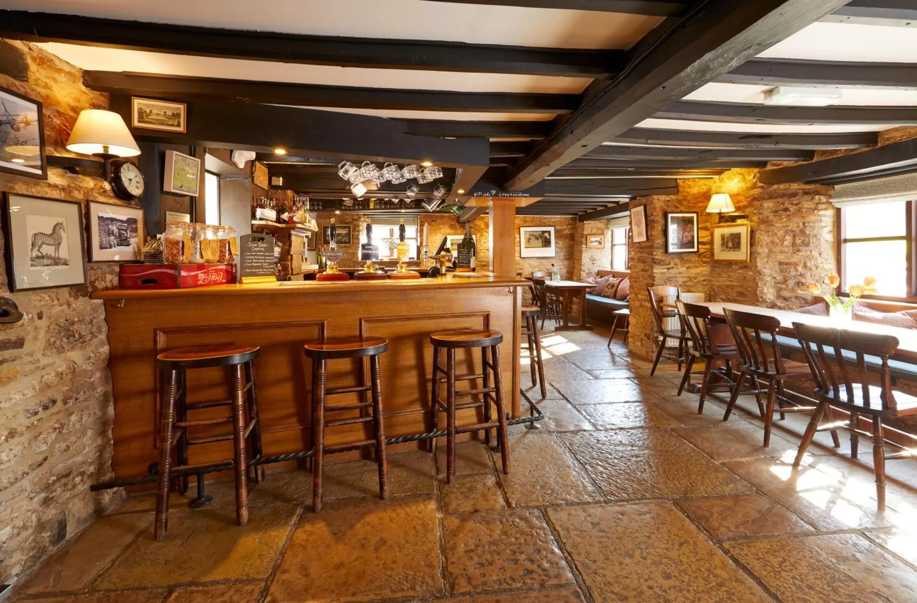 Lounge or bar, Restaurant/Places to Eat in The Crown Inn, Church Enstone