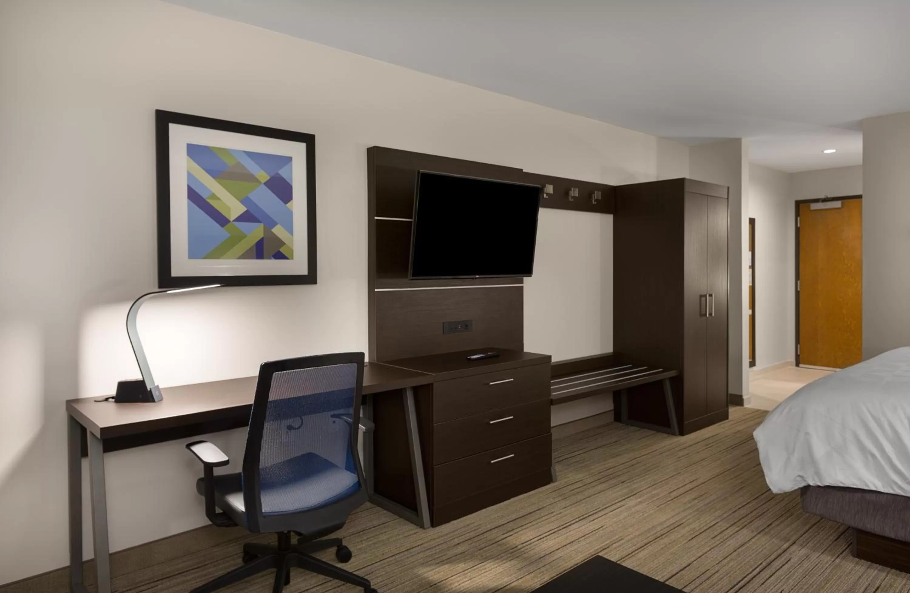 TV and multimedia, Bed in Holiday Inn Express - Lake Park by IHG