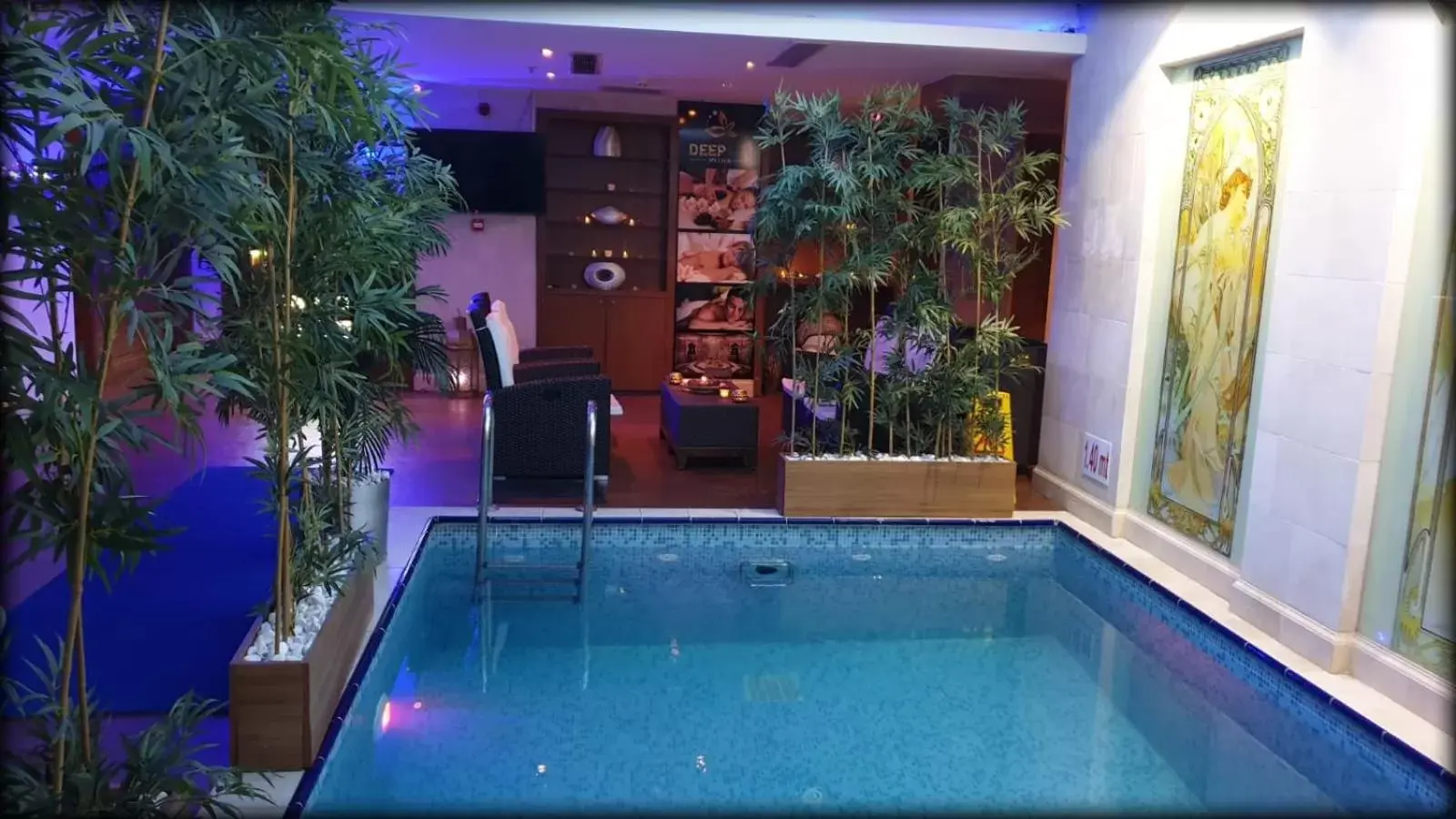 Swimming Pool in Palazzo Donizetti Hotel - Special Class