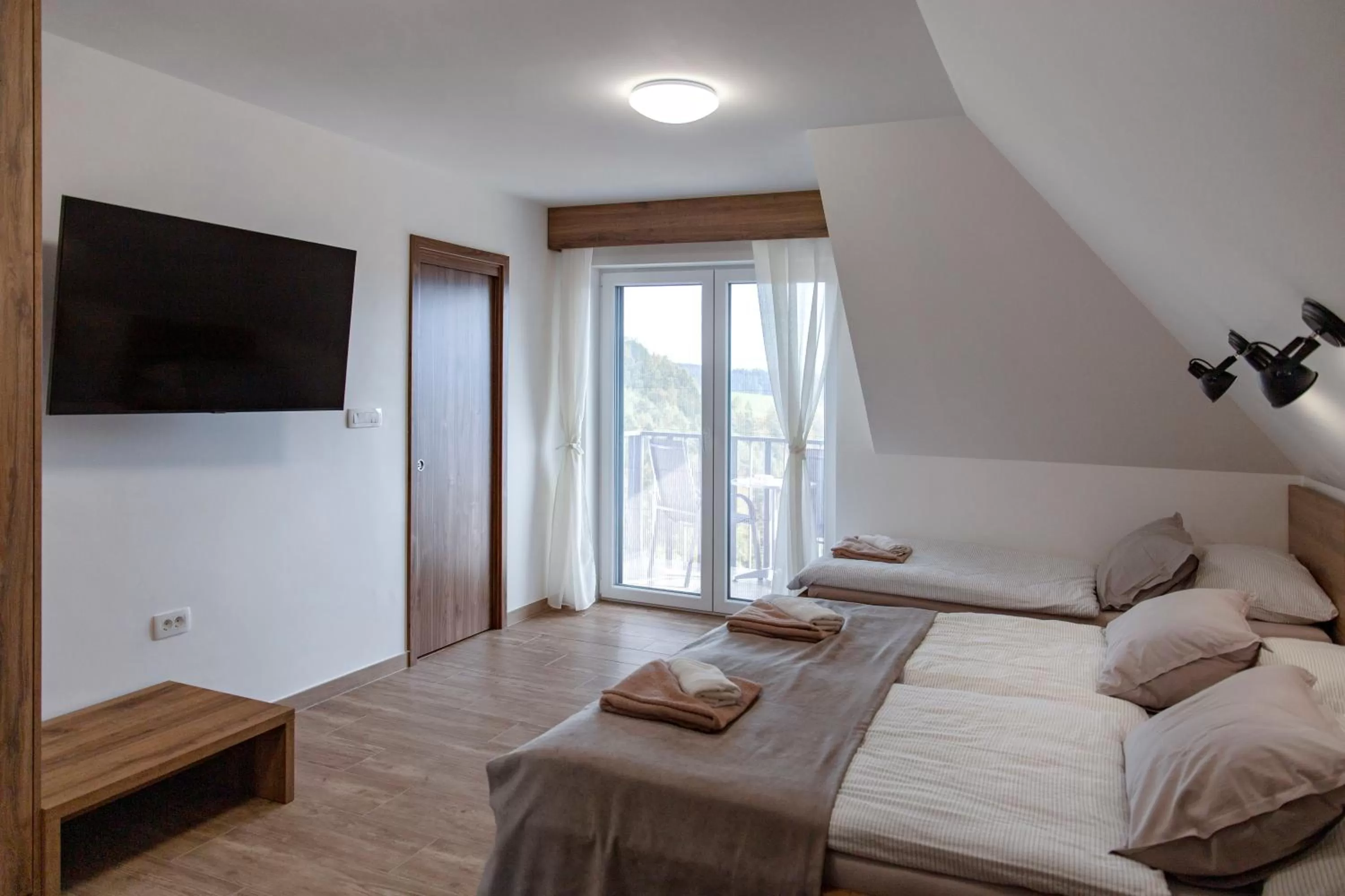 Property building, Bed in Vila Marin Miler