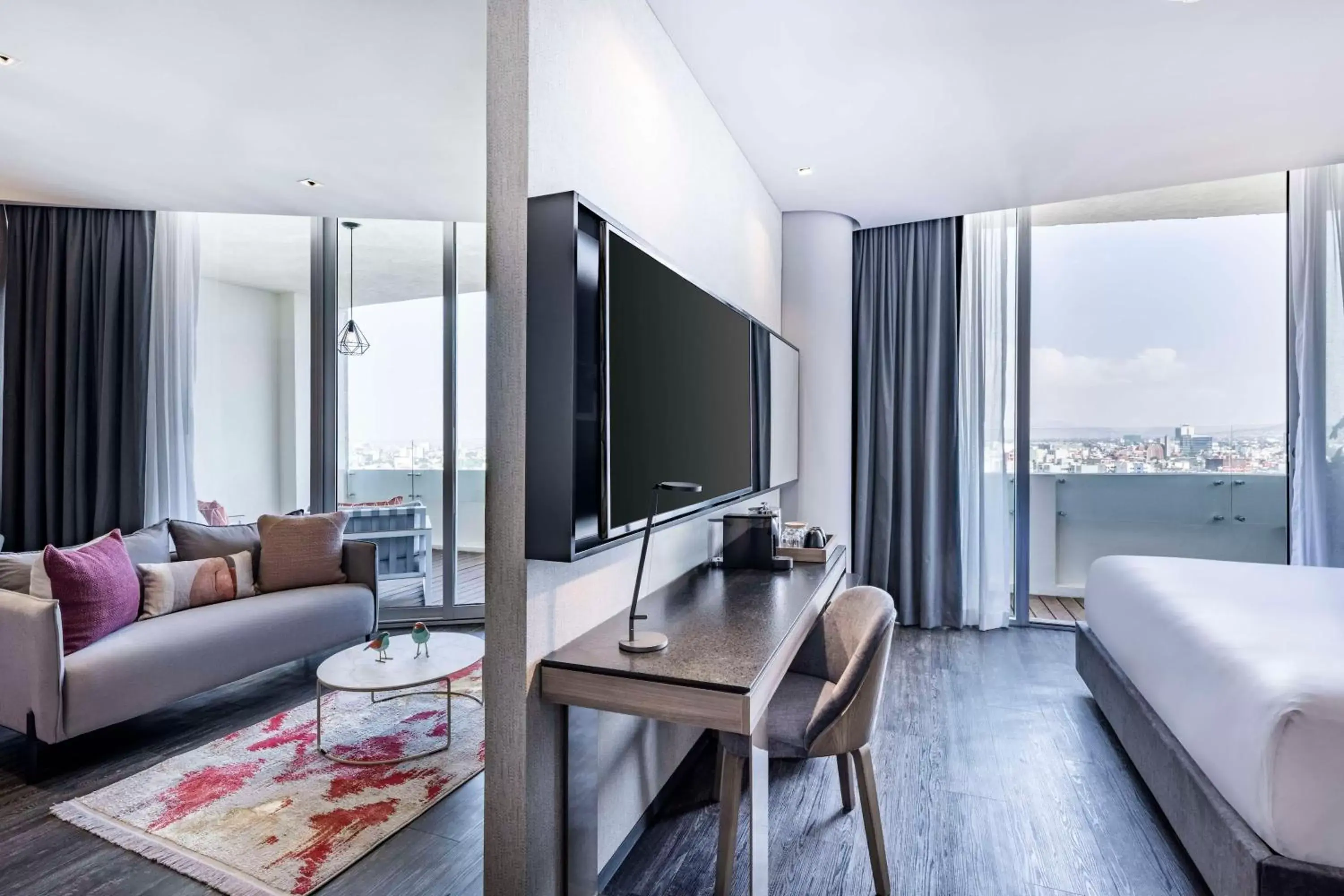 Photo of the whole room, TV/Entertainment Center in Andaz Mexico City Condesa - A Concept by Hyatt