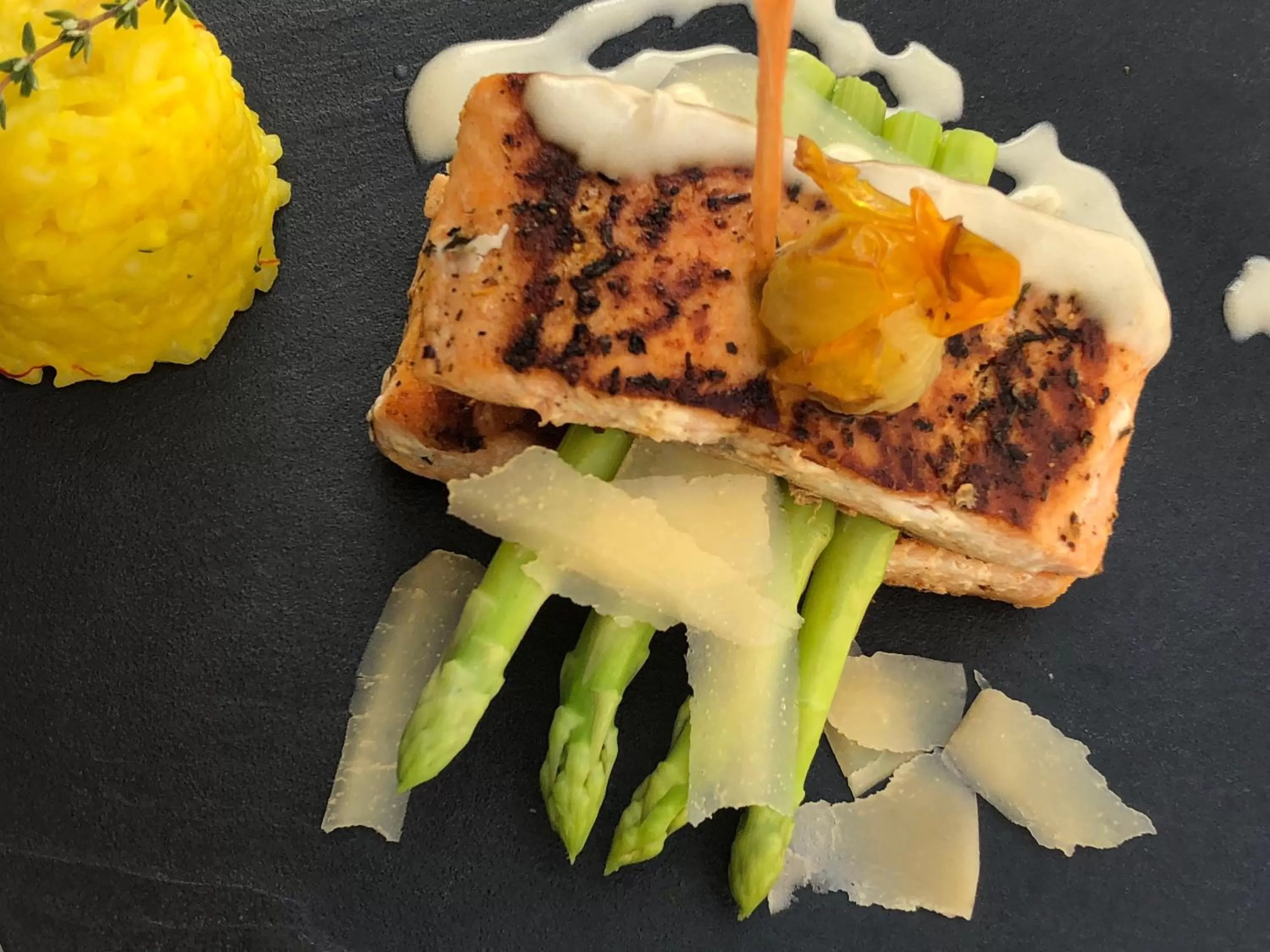 Restaurant/places to eat in Crowne Plaza Sohar by IHG