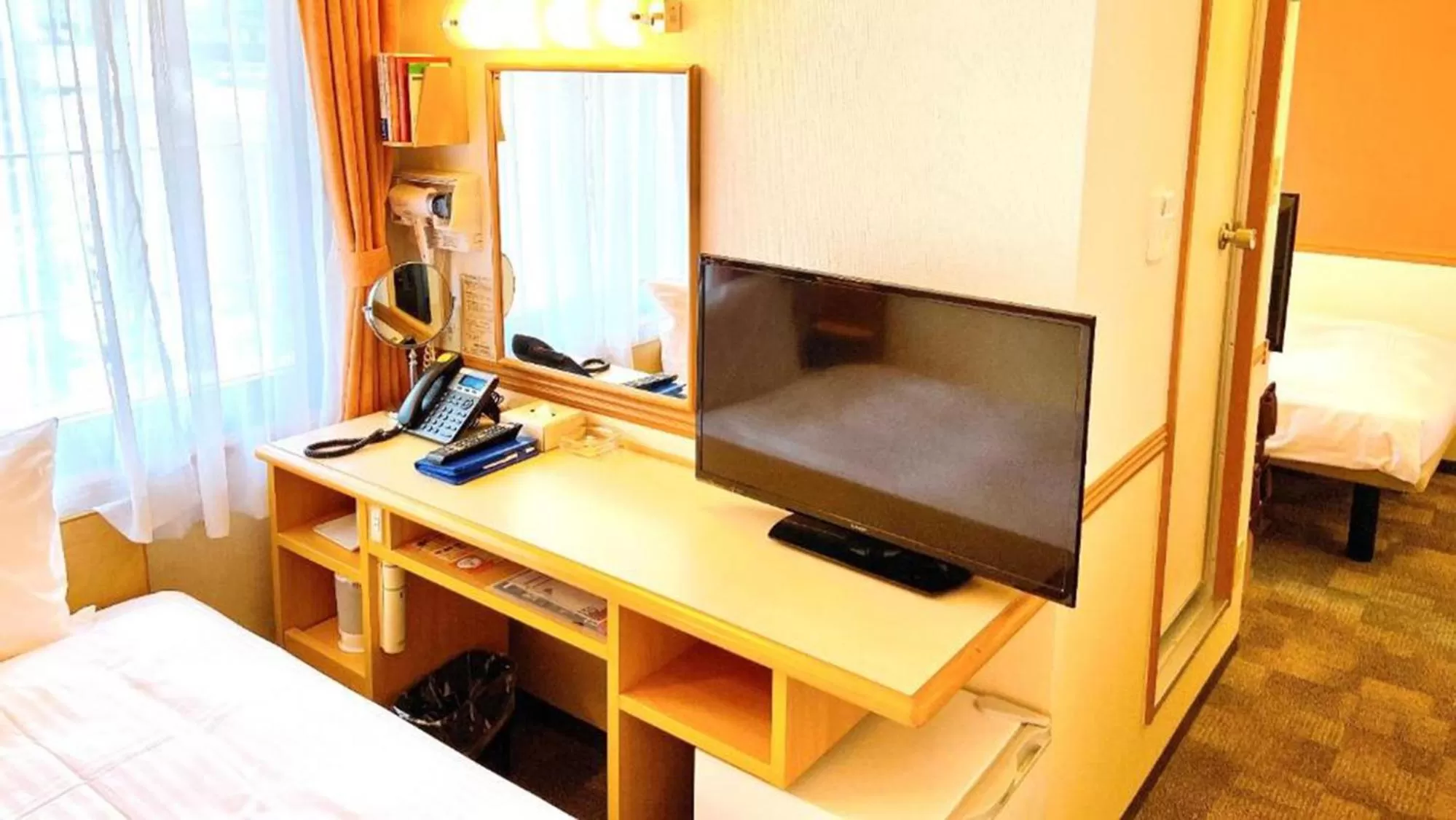 Bedroom in Toyoko Inn Osaka Umeda Nakatsu No.1