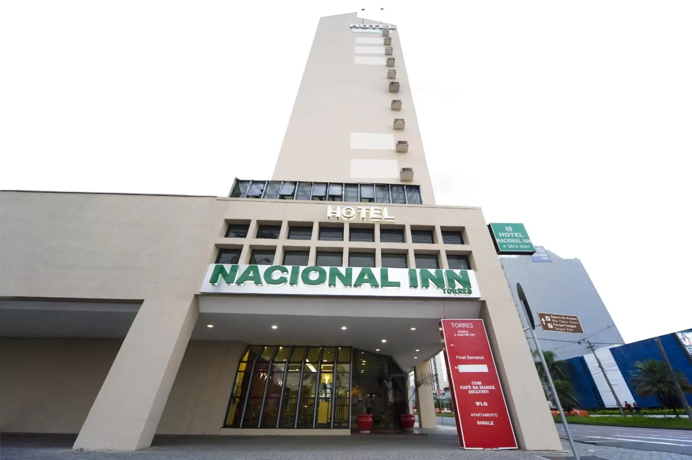 Facade/entrance in Nacional Inn Curitiba Torres