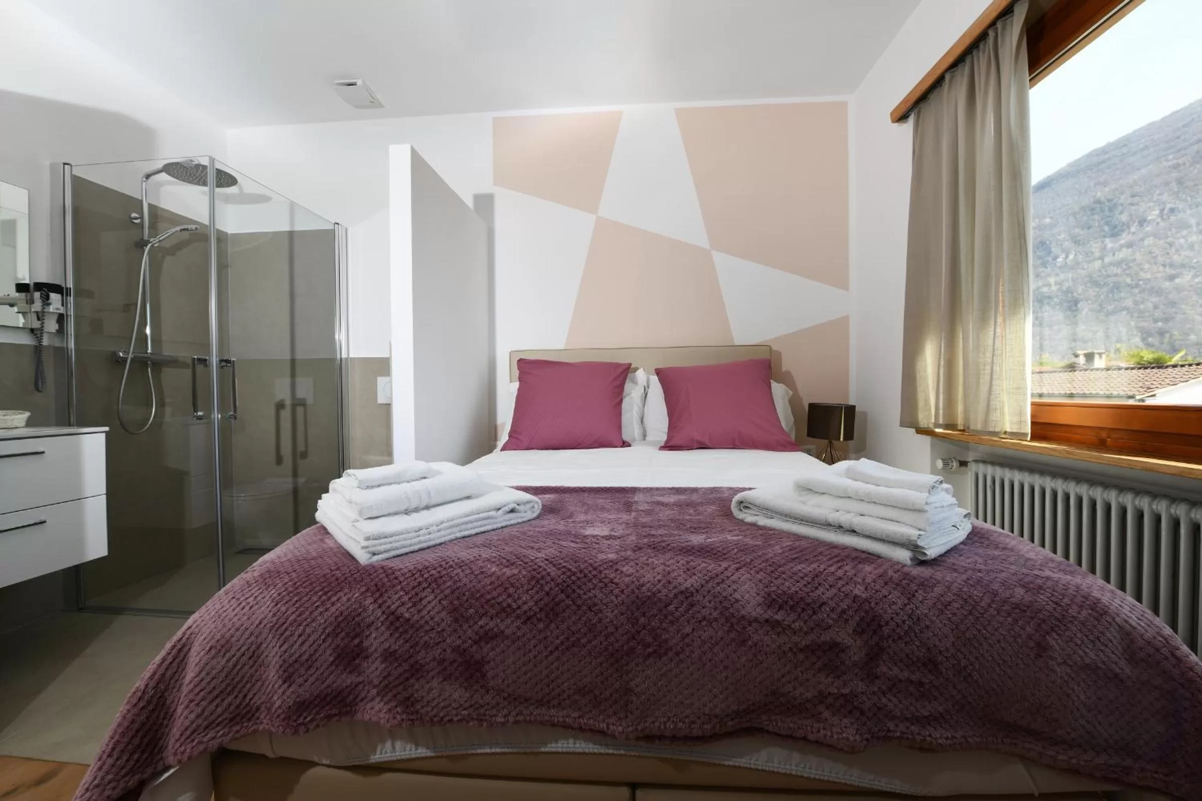 Bed in 7rooms Losone