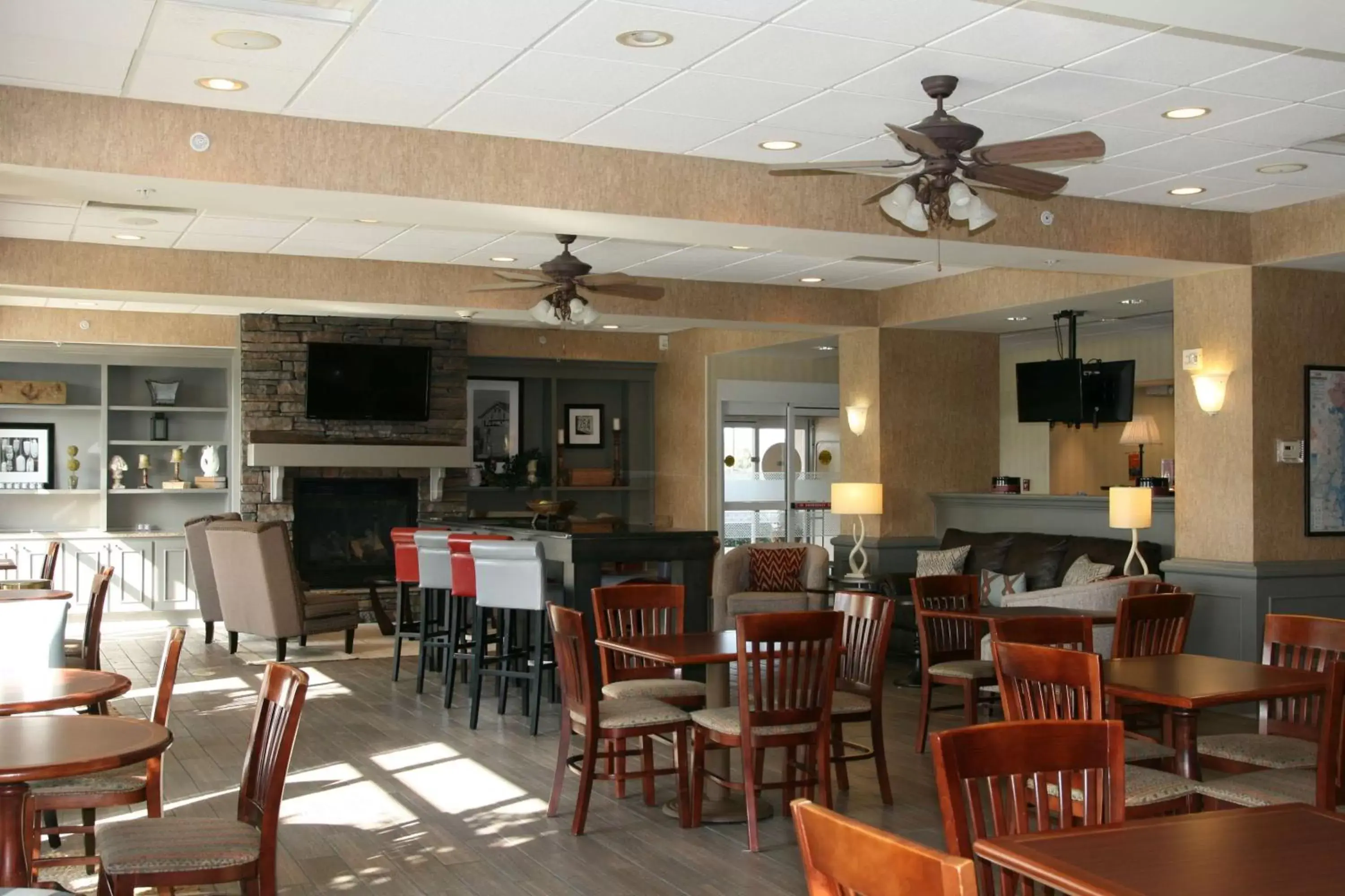 Lobby or reception, Restaurant/Places to Eat in Hampton Inn Guntersville