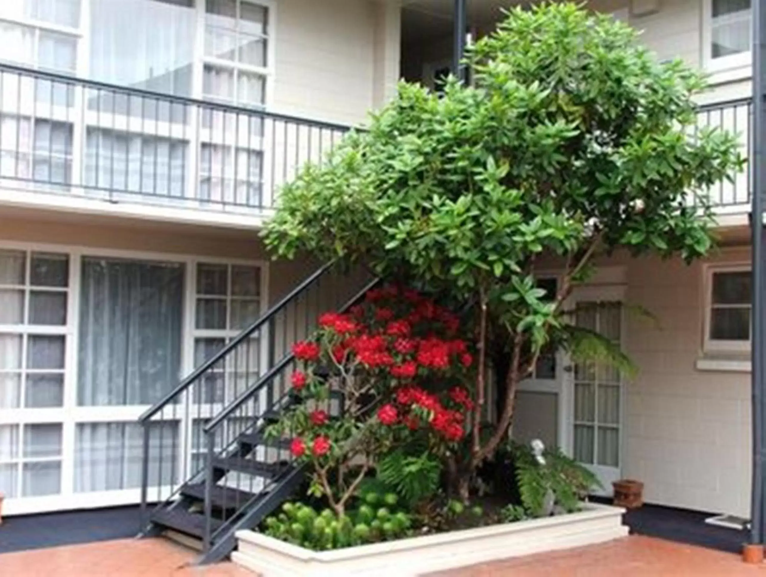 Facade/entrance, Property Building in Colonial Inn Motel