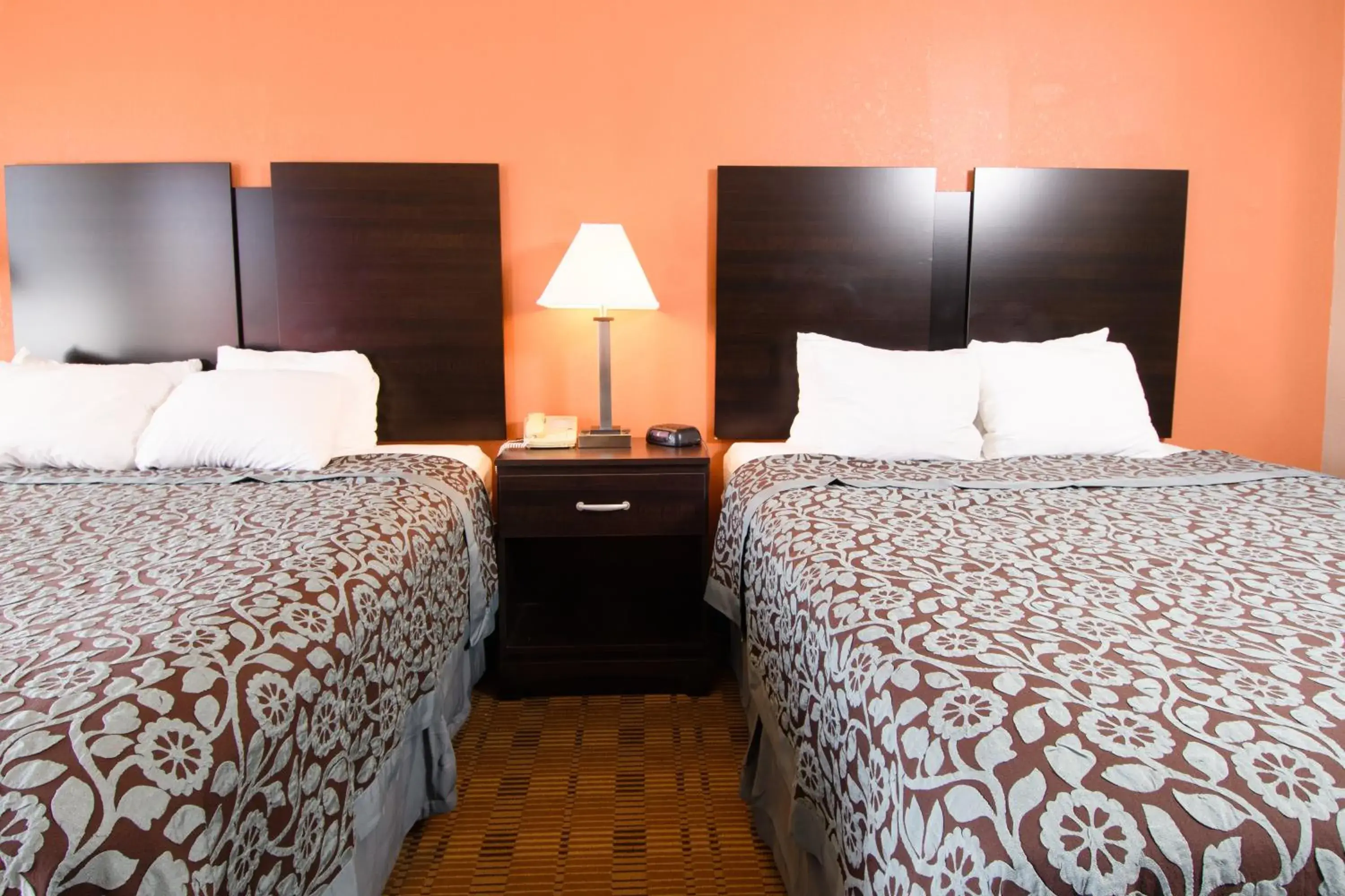 Bed in Days Inn by Wyndham Pittsburgh-Harmarville