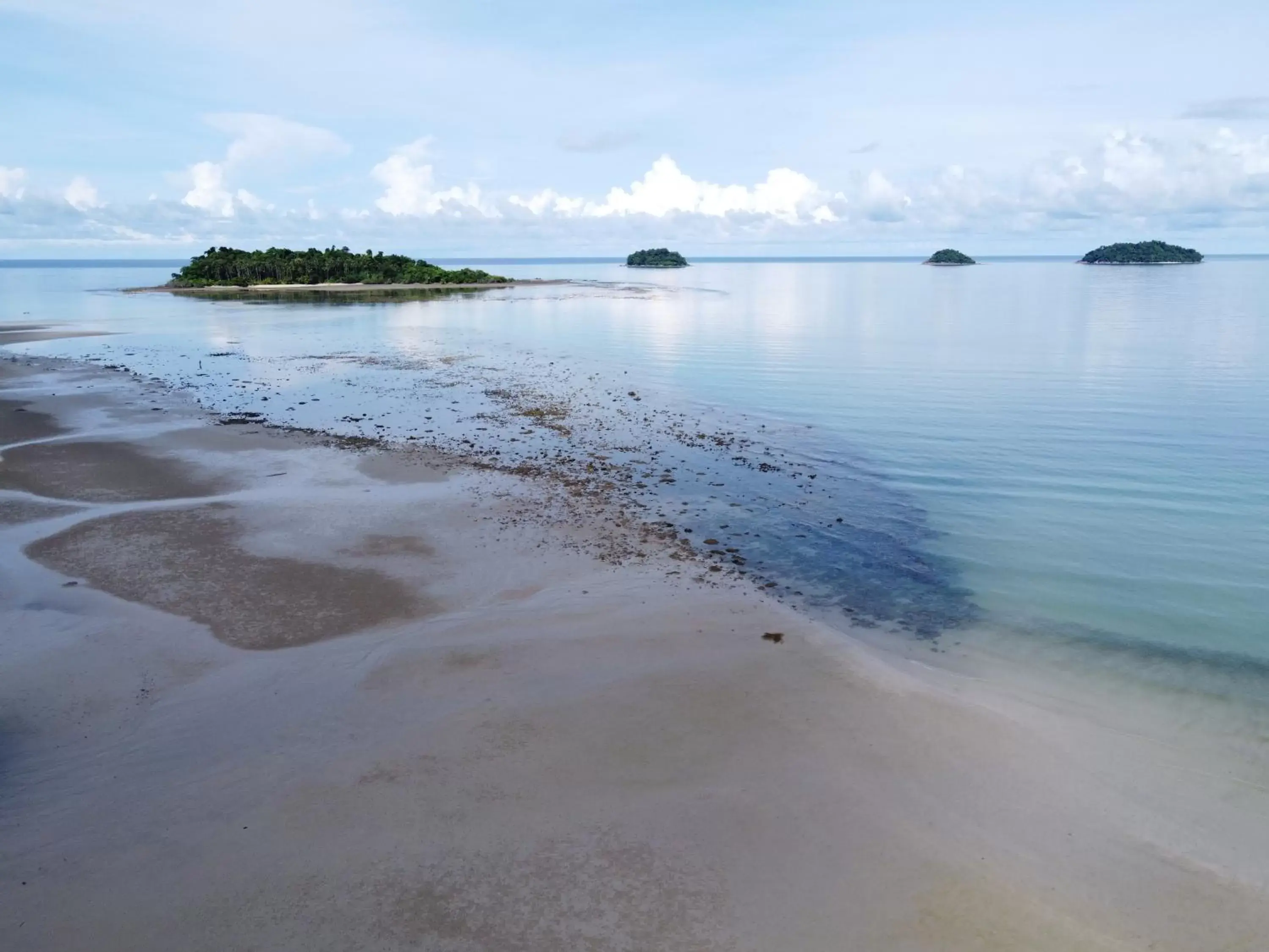 Sea view, Beach in Mam Kaibae Hotel