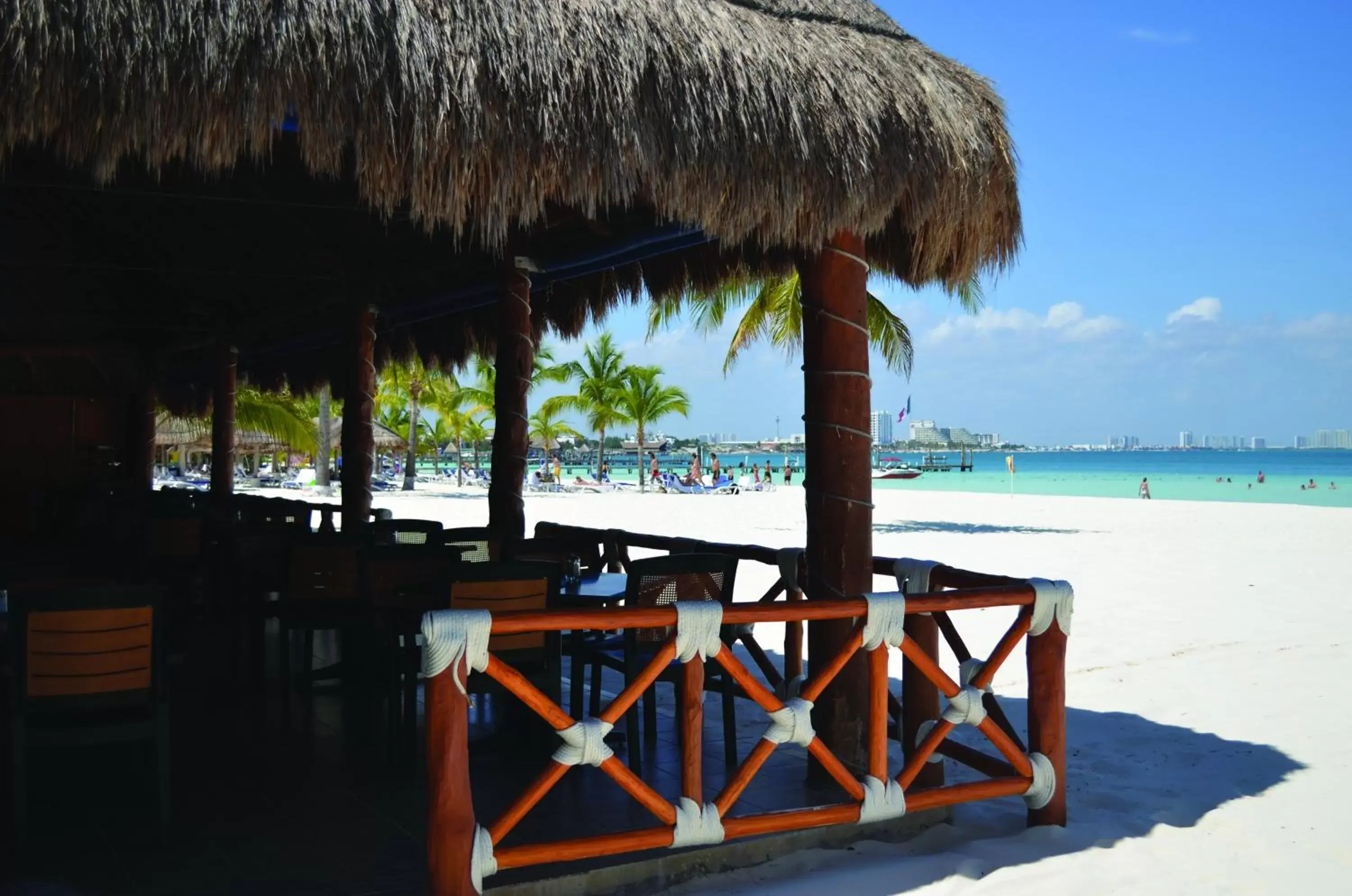 Restaurant/places to eat, Beach in Beachscape Kin Ha Villas & Suites