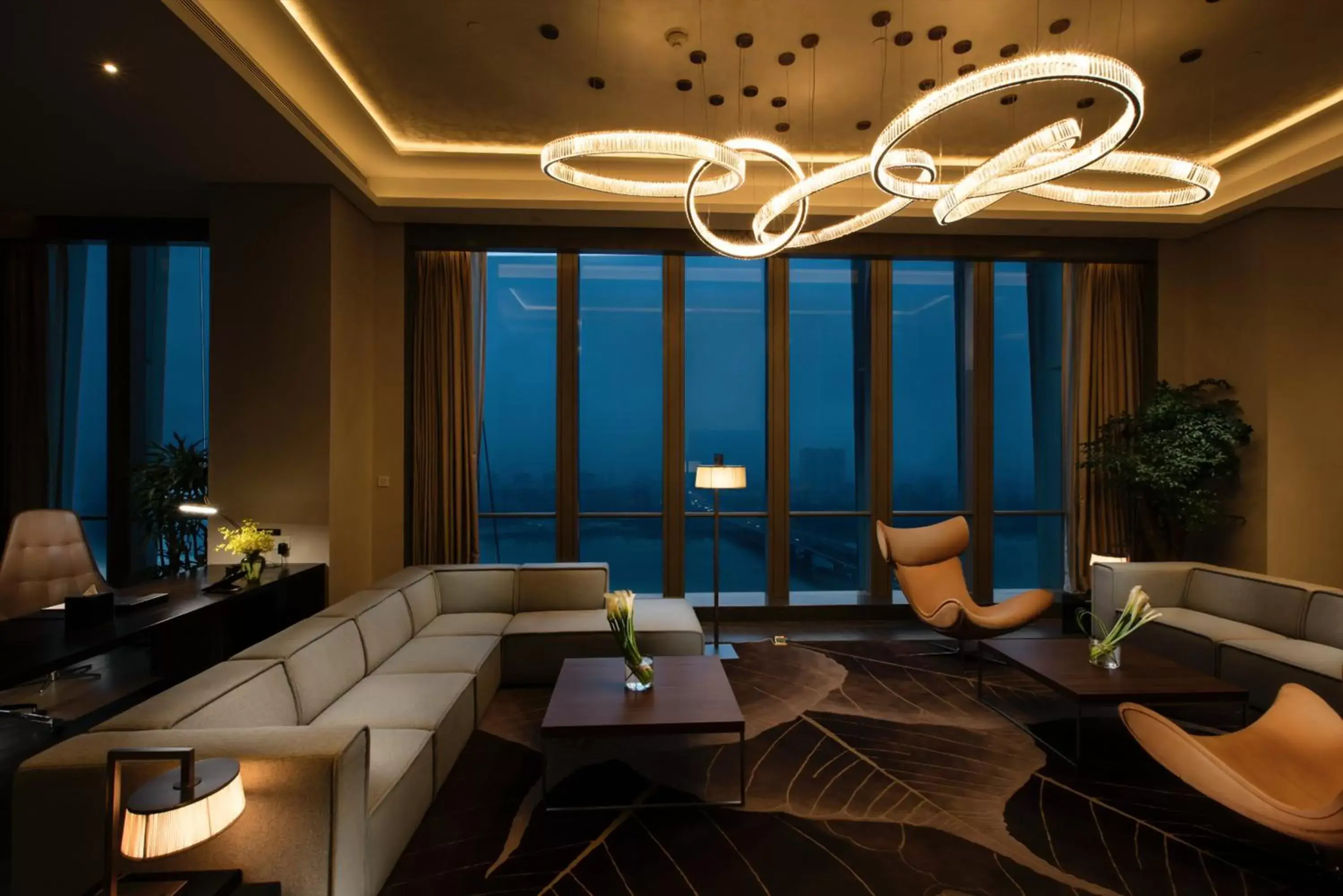Photo of the whole room, Lounge/Bar in Crowne Plaza Fuzhou Riverside, an IHG Hotel