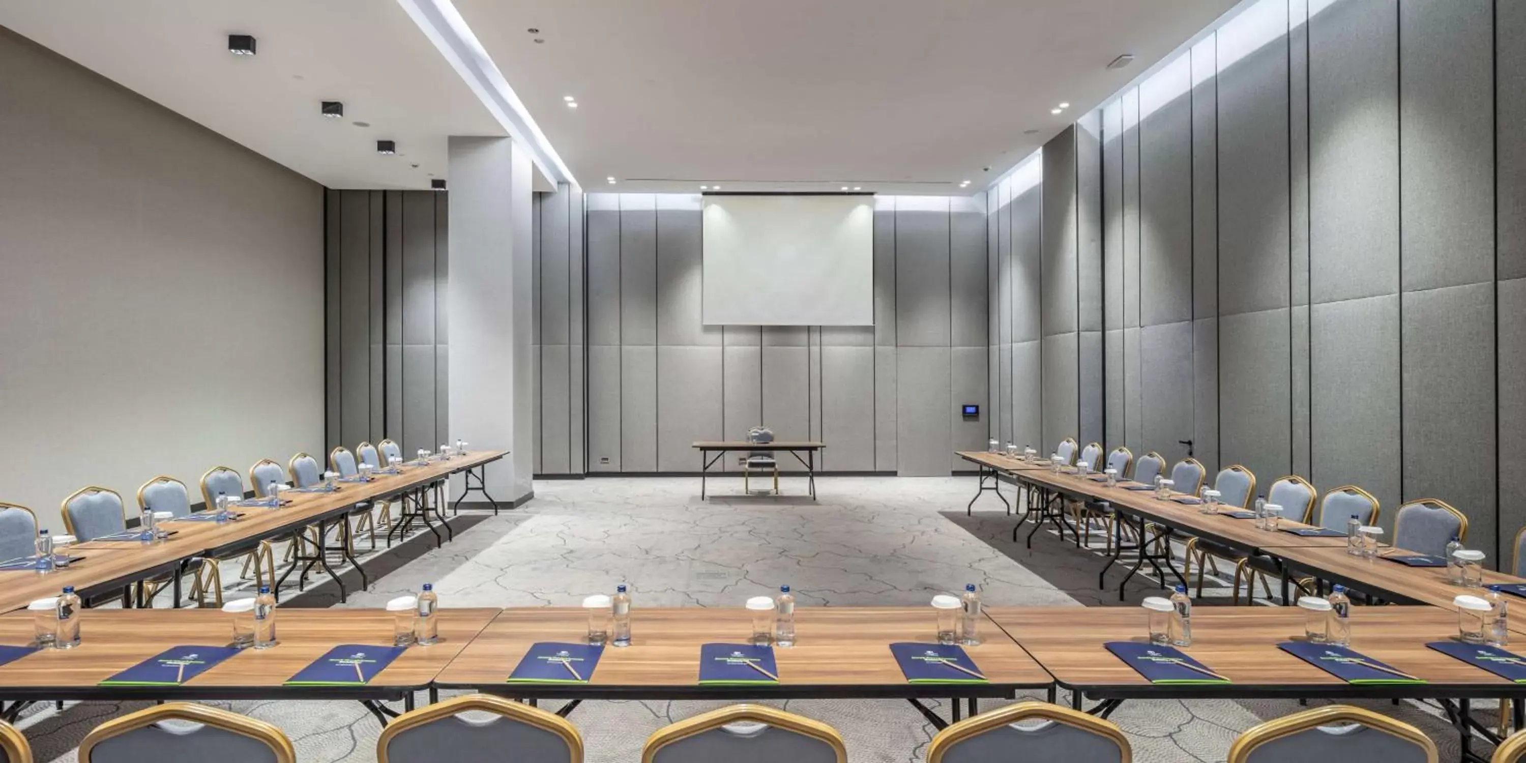 Meeting/conference room in Doubletree By Hilton Canakkale