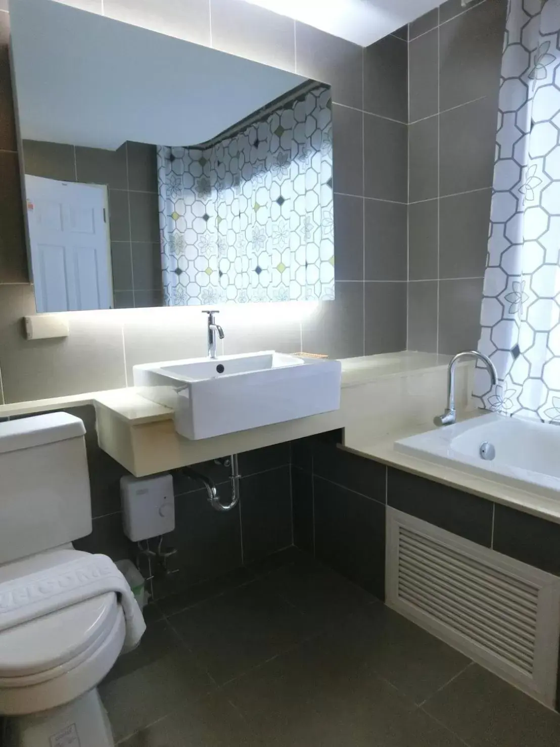 Deluxe Double Room with Bath in The Harmony Ville Deluxe Double Room with Bath in The Harmony Ville